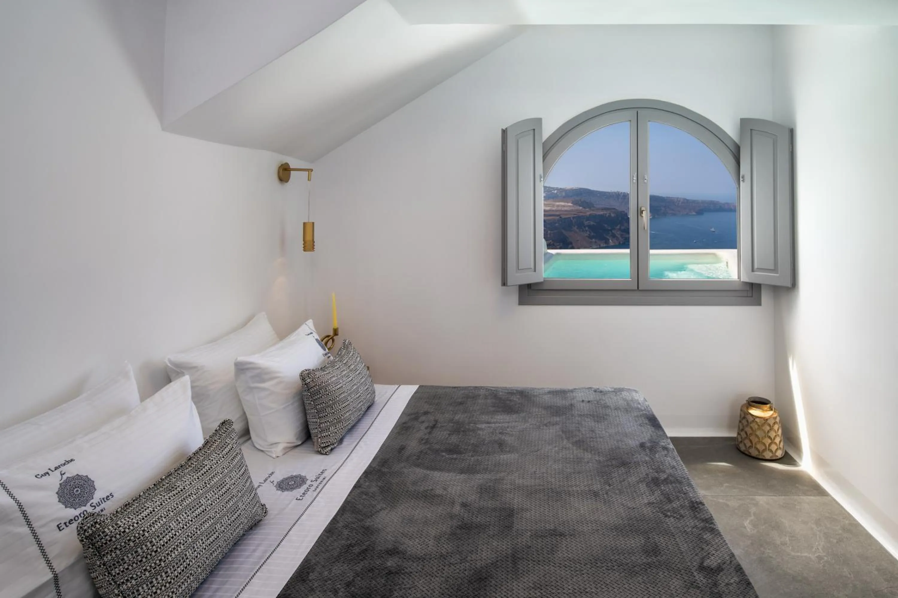 Bed in Eteoro Suites