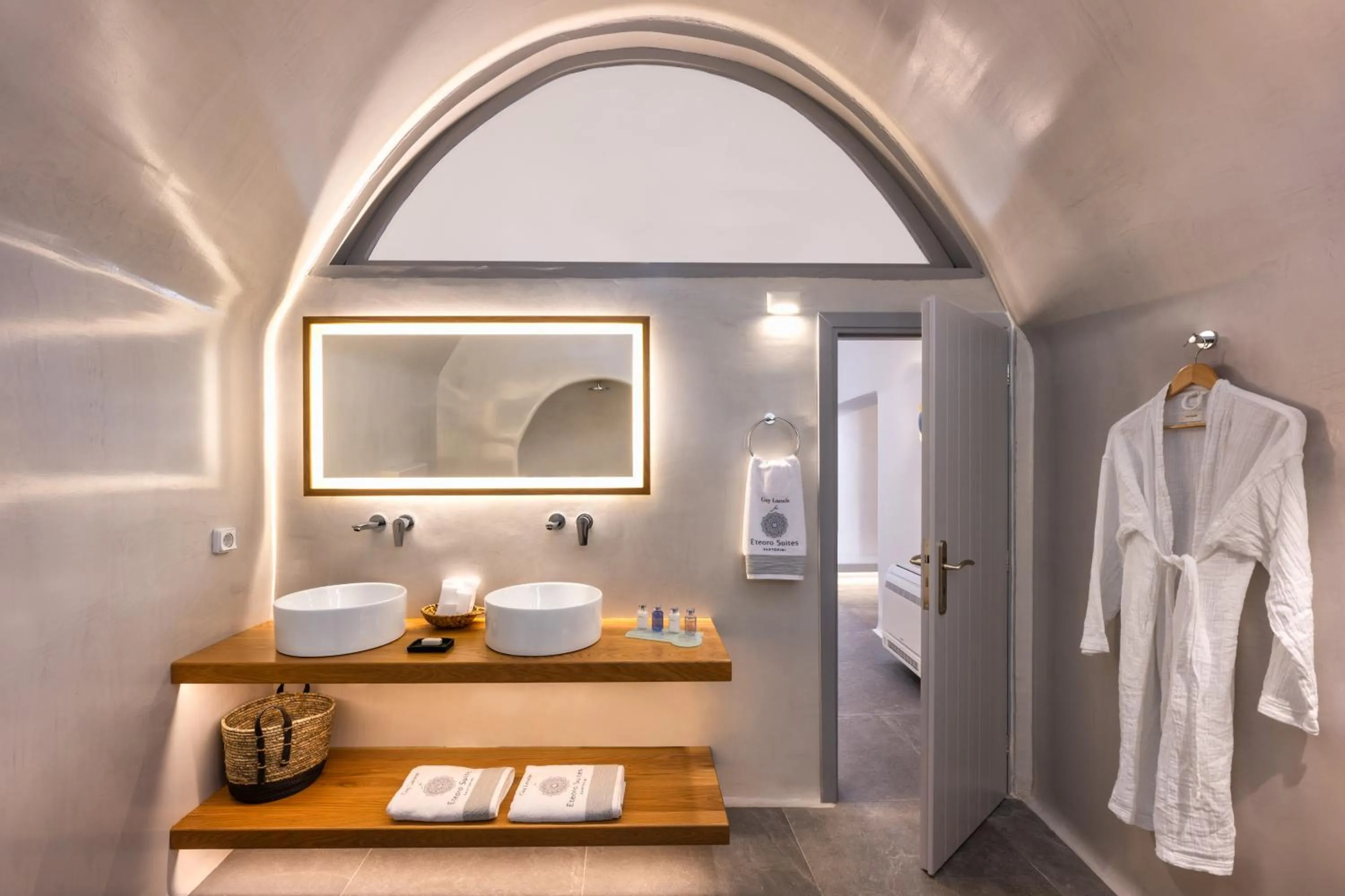 Bathroom in Eteoro Suites