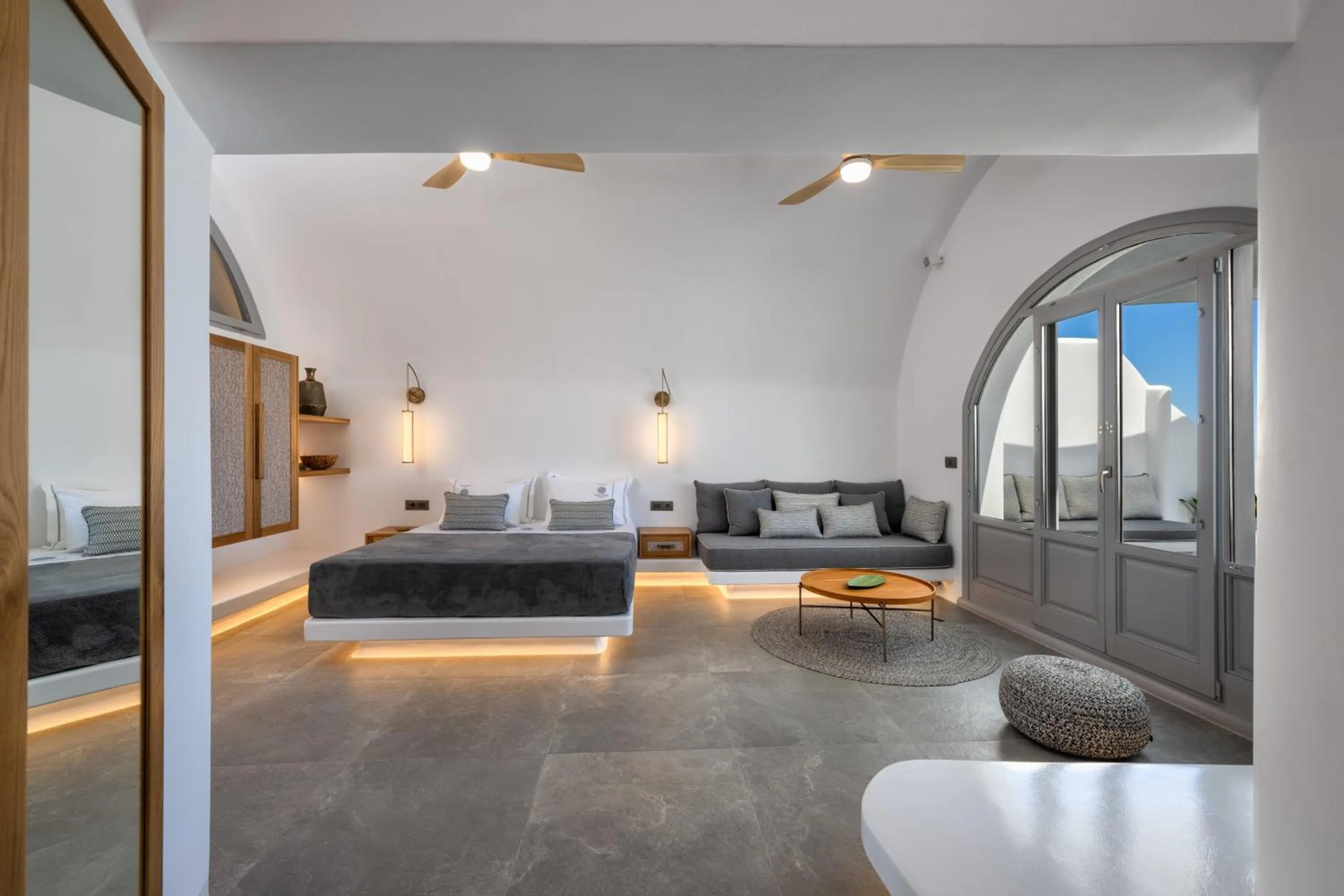 Bed in Eteoro Suites