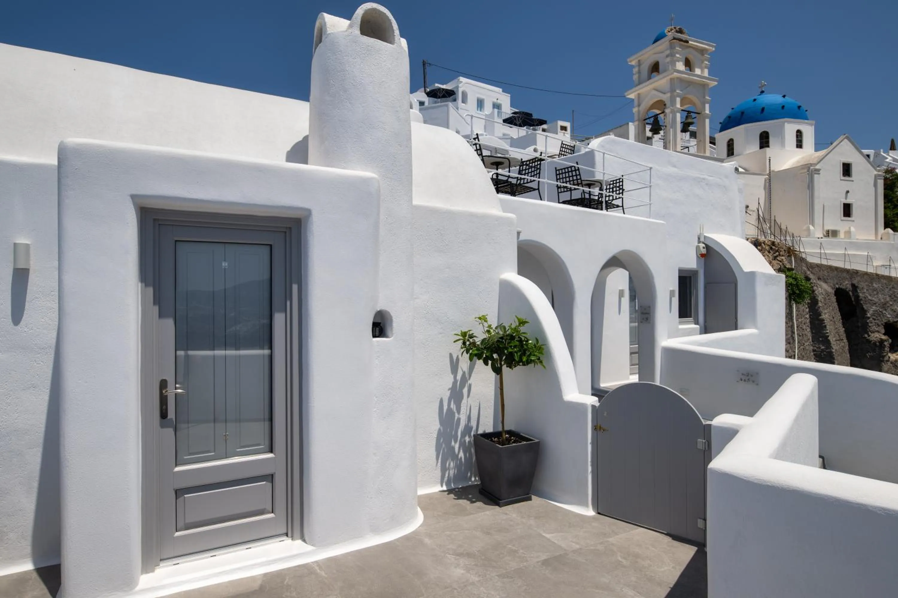 Property building in Eteoro Suites