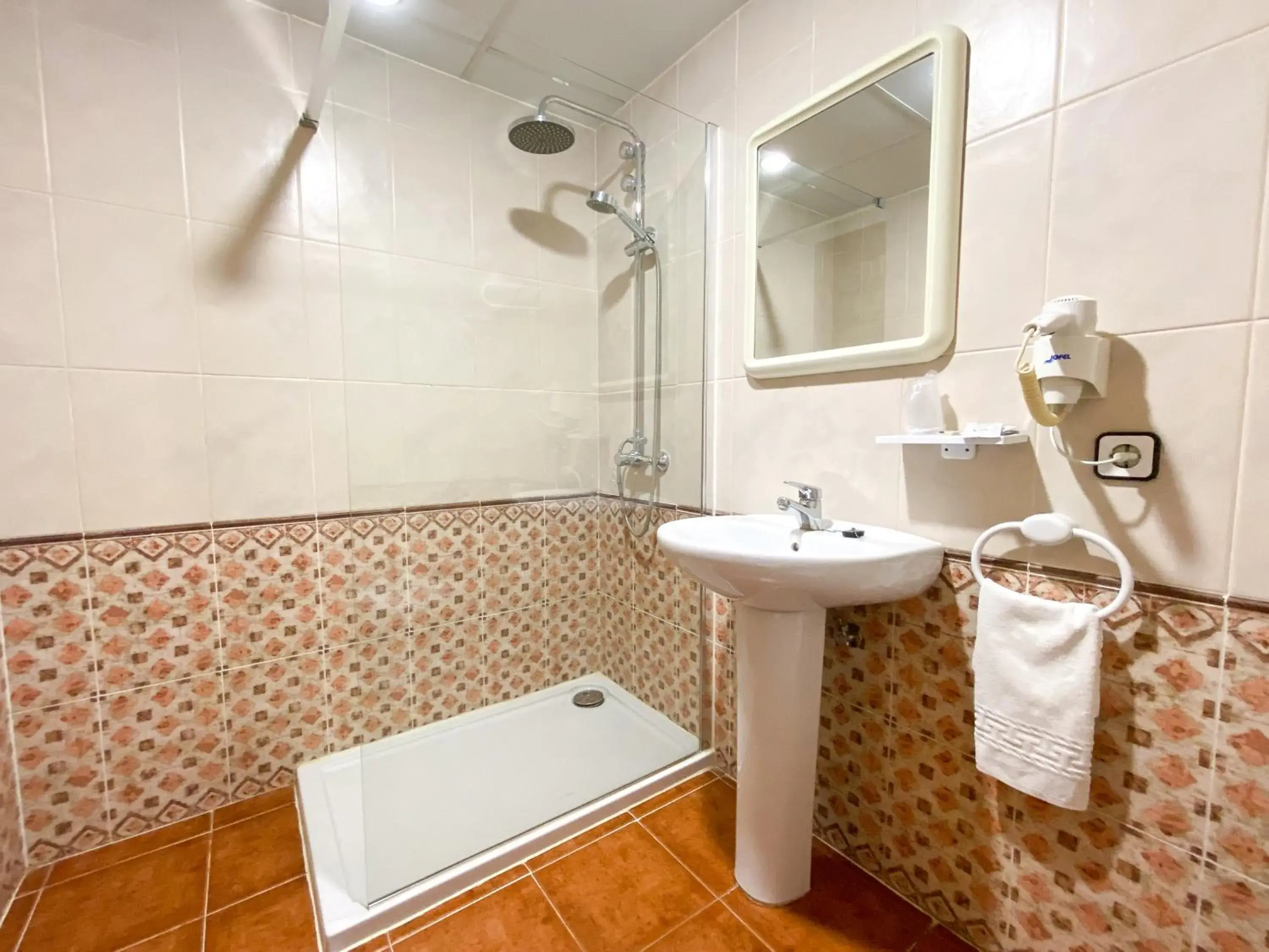 Deluxe Double or Twin Room in Posada Los Leones Deluxe Double or Twin Room in Posada Los Leones