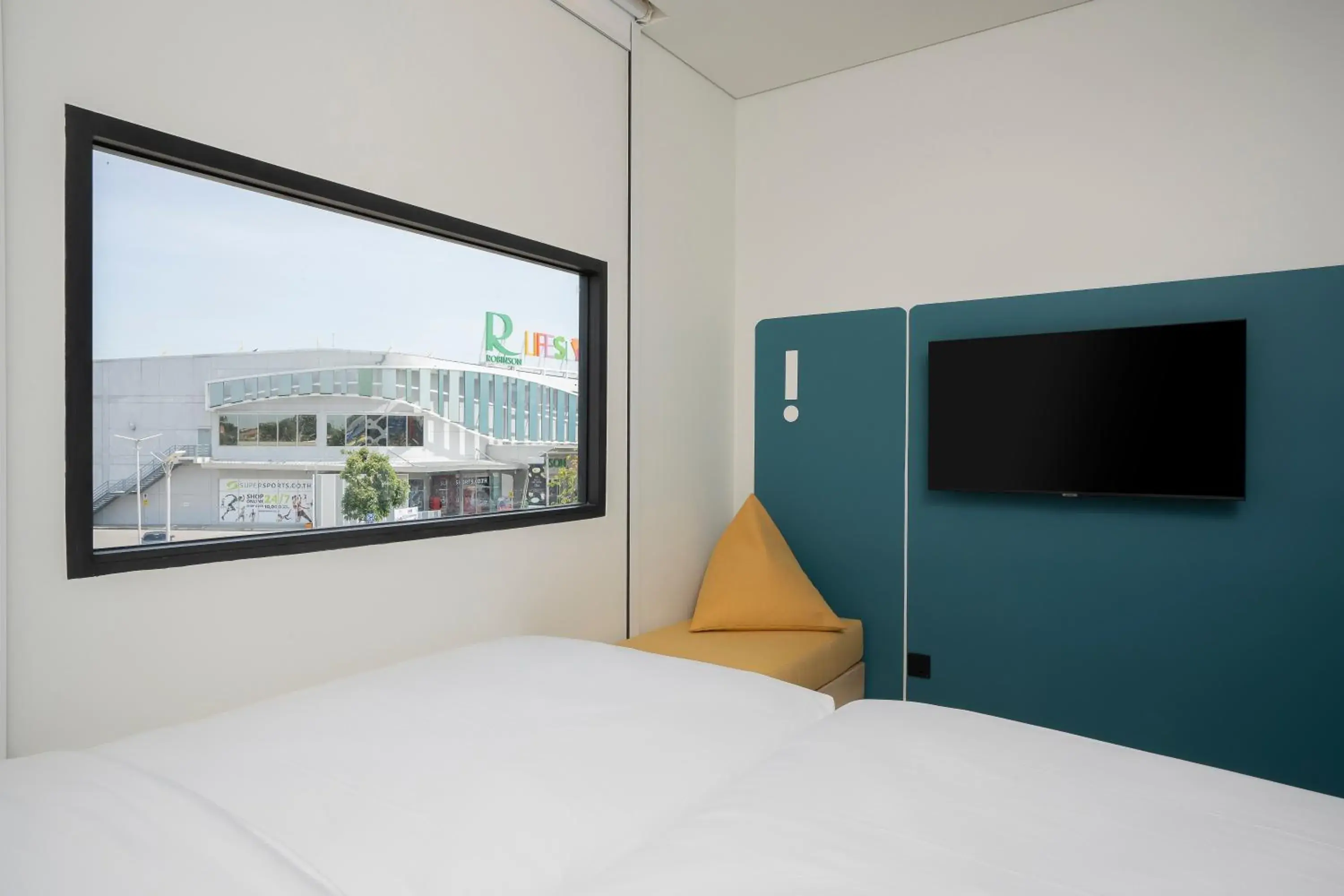 Bed in GO! Hotel Ban Chang at Robinson Lifestyle Ban Chang Bed in GO! Hotel Ban Chang at Robinson Lifestyle Ban Chang