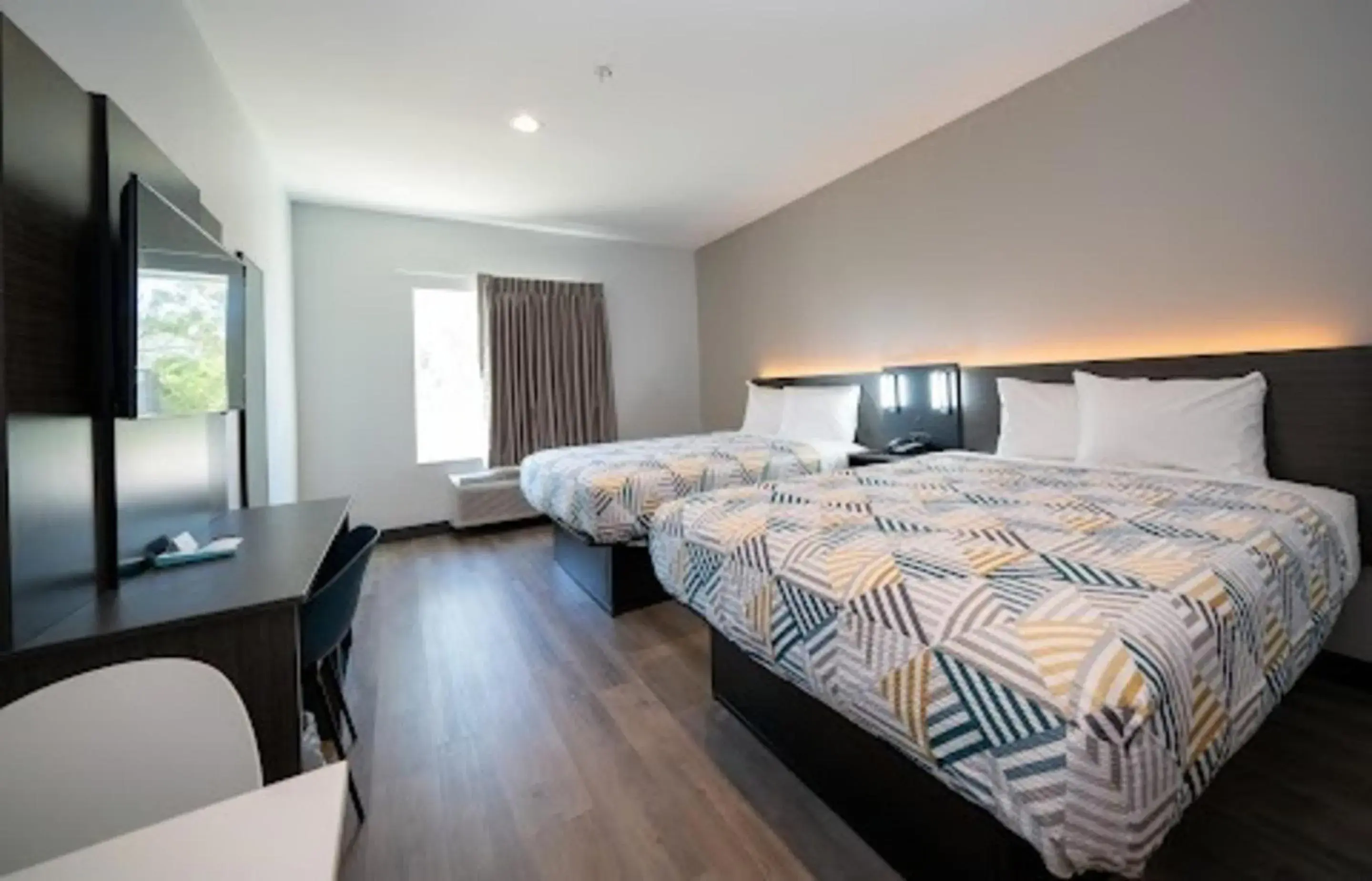 Bedroom, Bed in Motel 6 Fort Worth TX Lake Worth Bedroom, Bed in Motel 6 Fort Worth TX Lake Worth