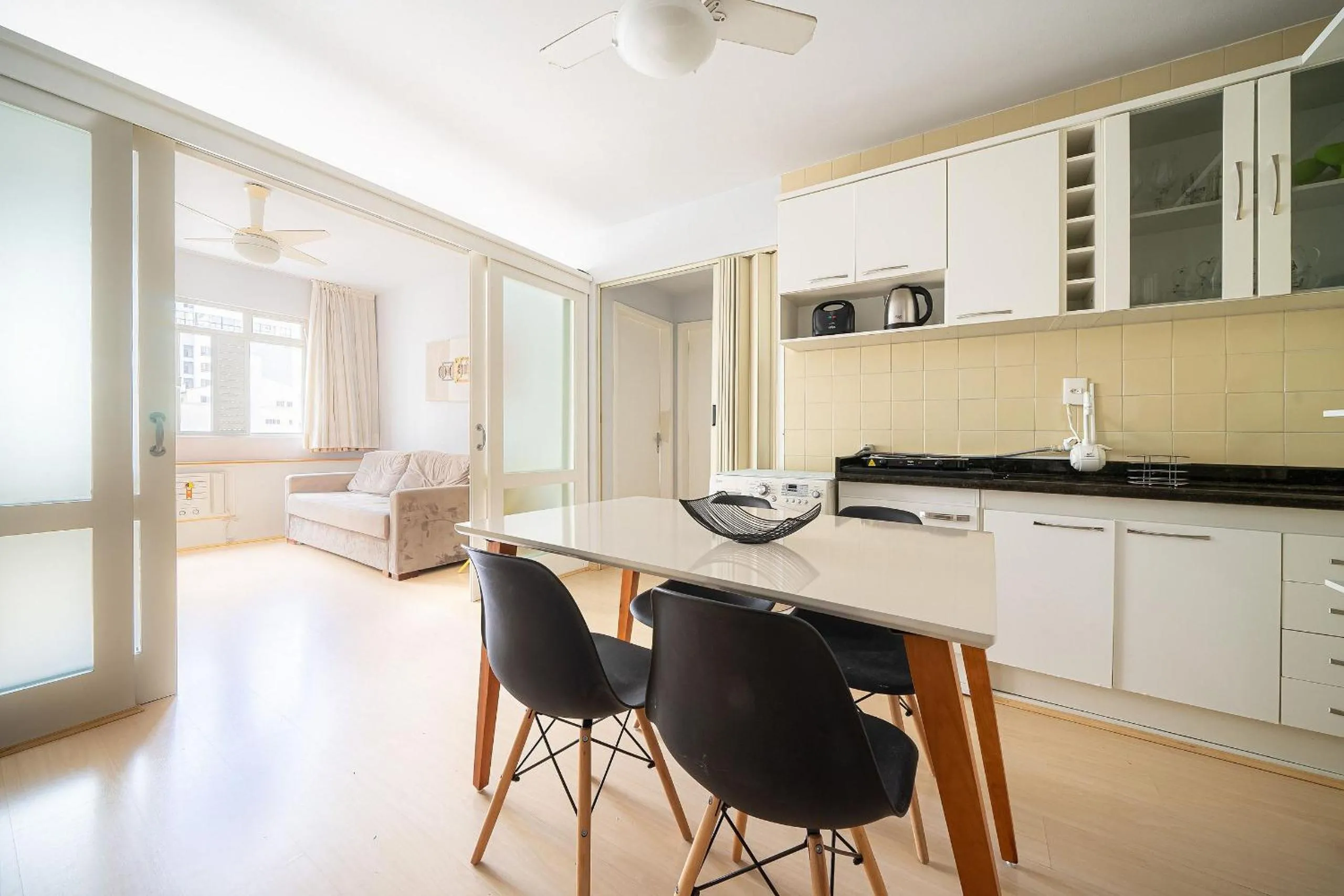 Well equipped apt in BC Center 300m fr/ sea ECP055
