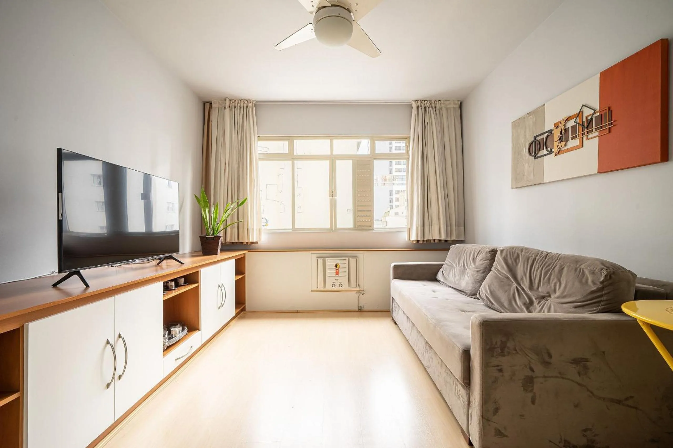 Well equipped apt in BC Center 300m fr/ sea ECP055