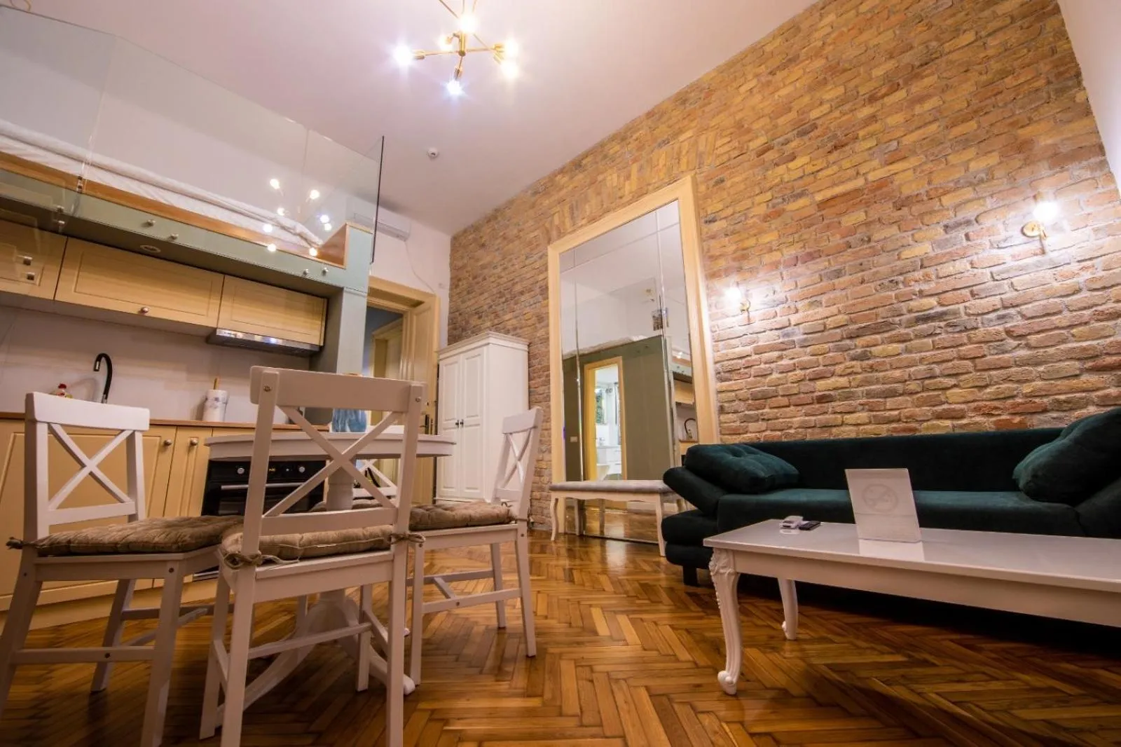 Kitchen or kitchenette in VISAJ Deluxe Downtown