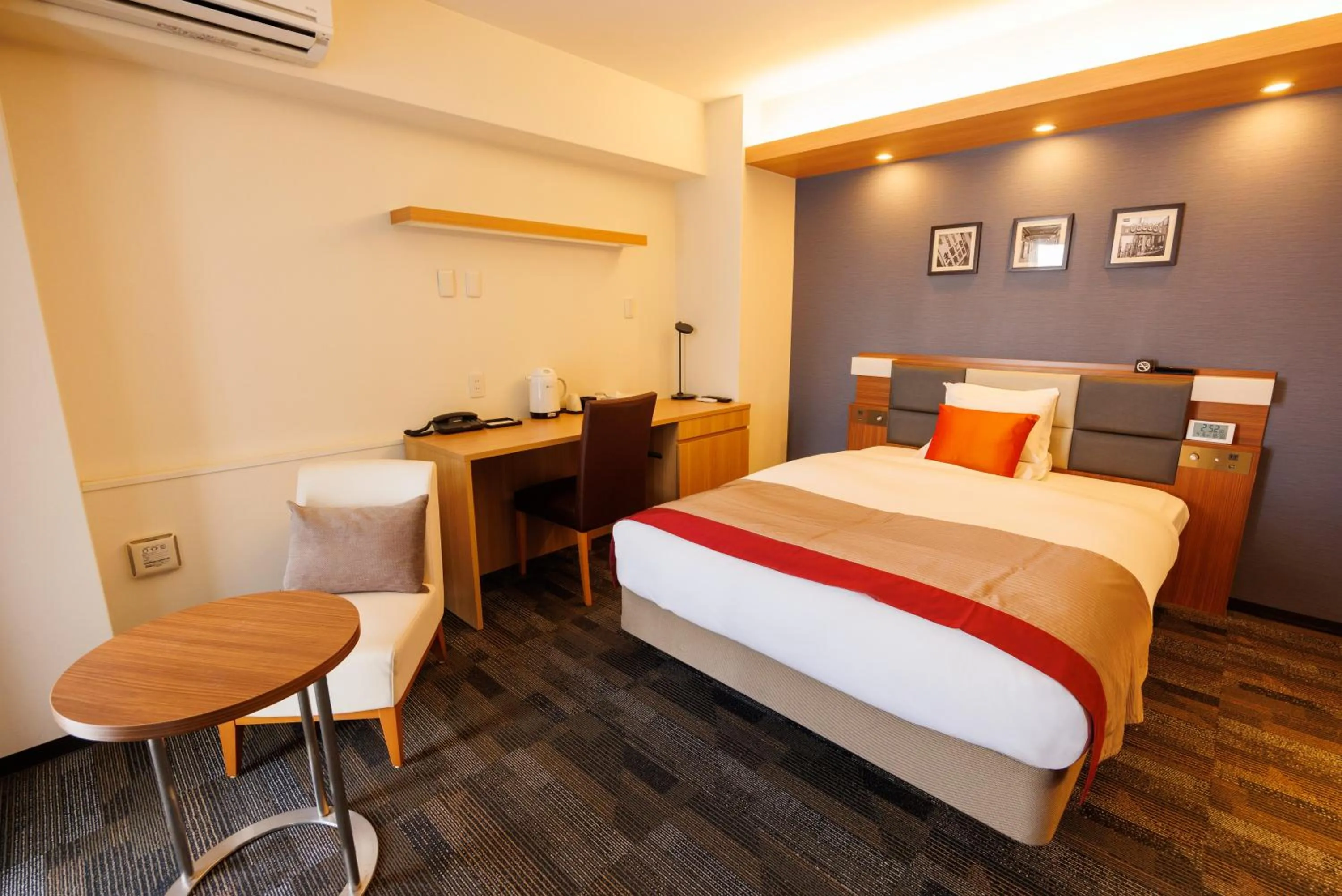 Bed in Floral Hotel East Shinsaibashi