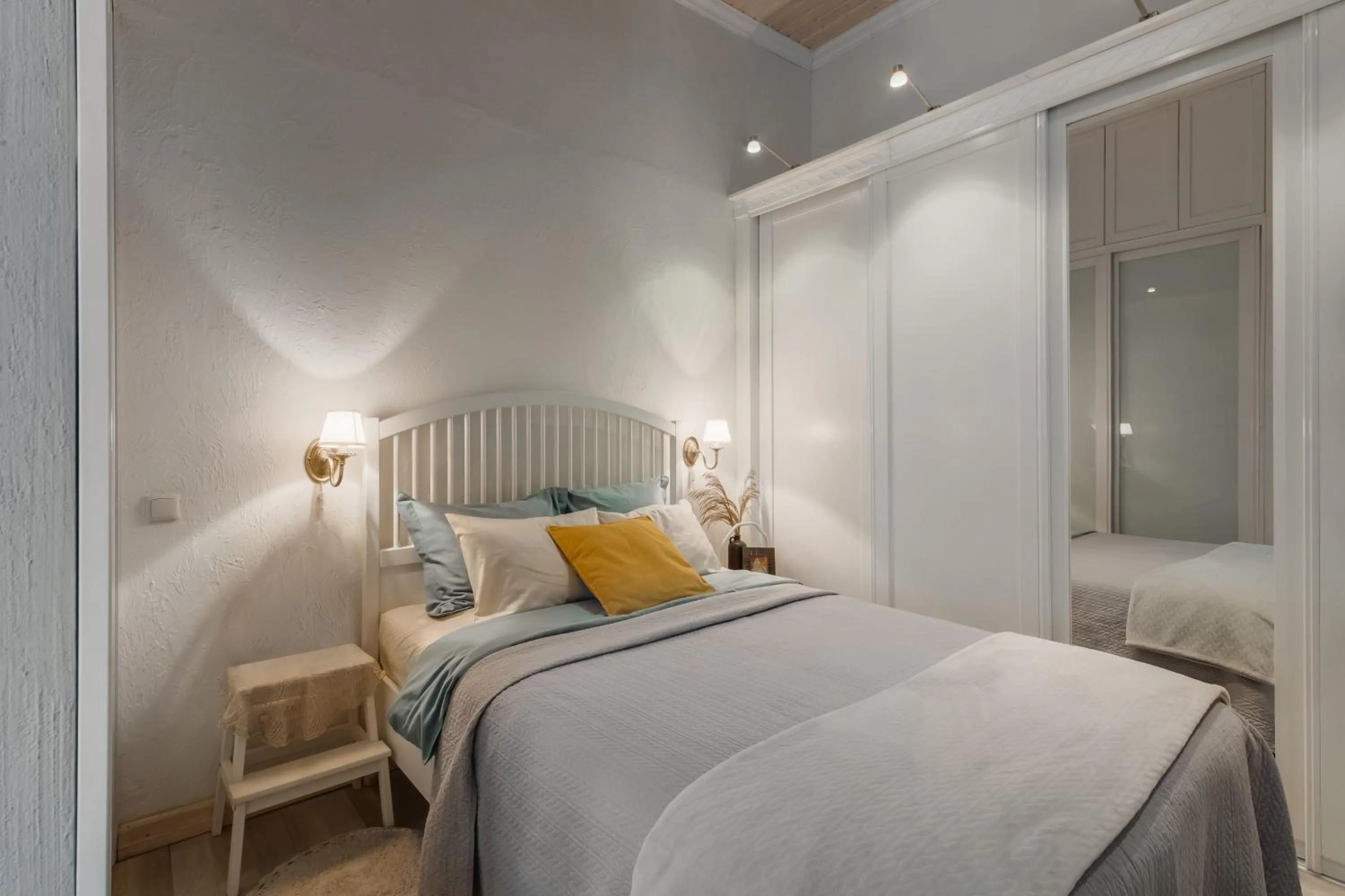 Bed in 20 stairs