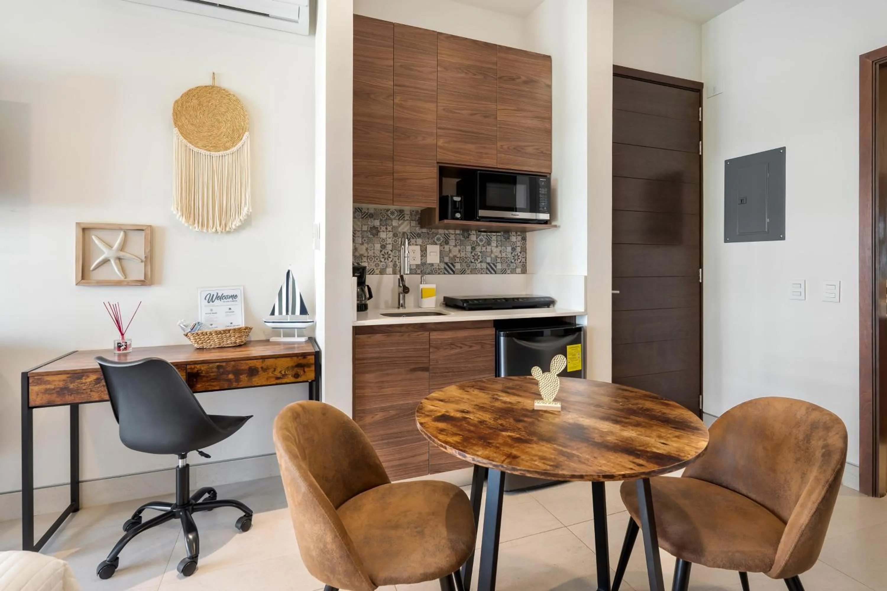 Loft con balcón privado, estacionamiento gratis - Un oasis en Los Cabos