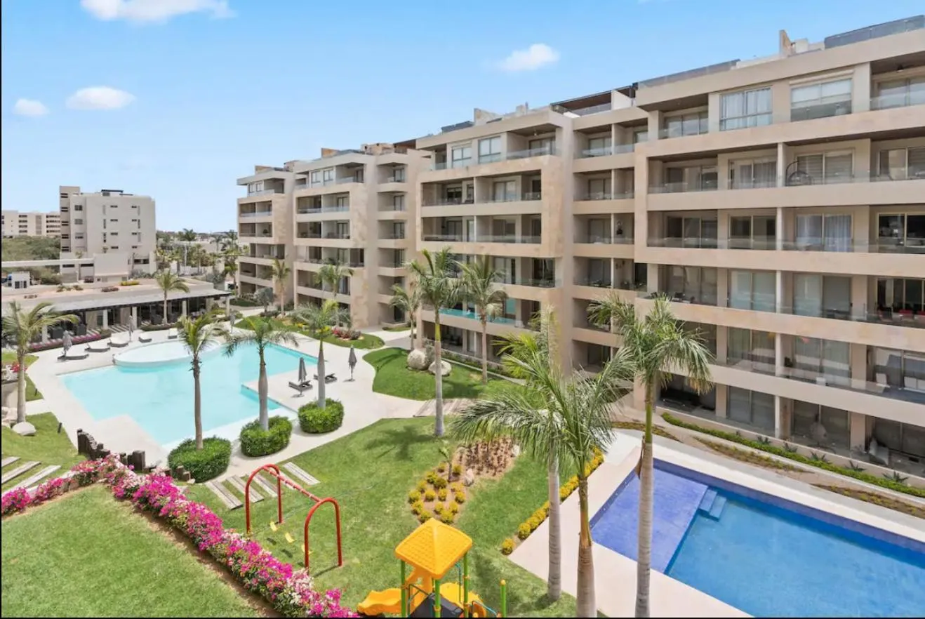 Property building in Loft con balcón privado, estacionamiento gratis - Un oasis en Los Cabos