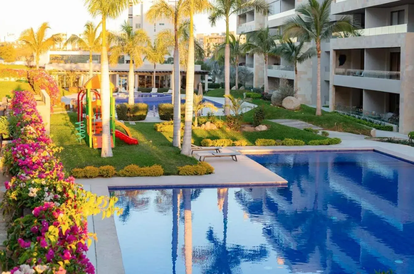 Loft con balcón privado, estacionamiento gratis - Un oasis en Los Cabos Loft con balcón privado, estacionamiento gratis - Un oasis en Los Cabos