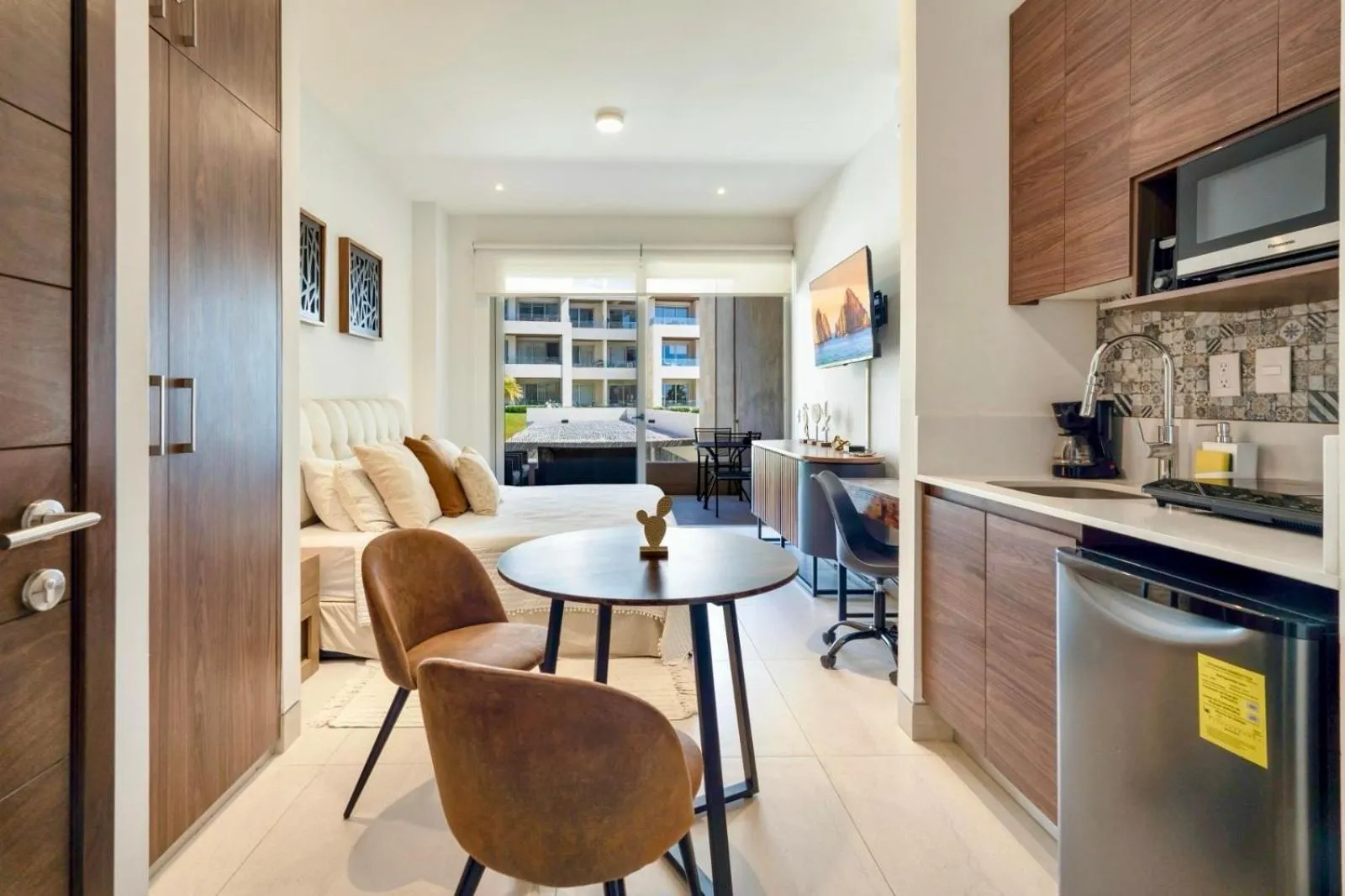 Loft con balcón privado, estacionamiento gratis - Un oasis en Los Cabos