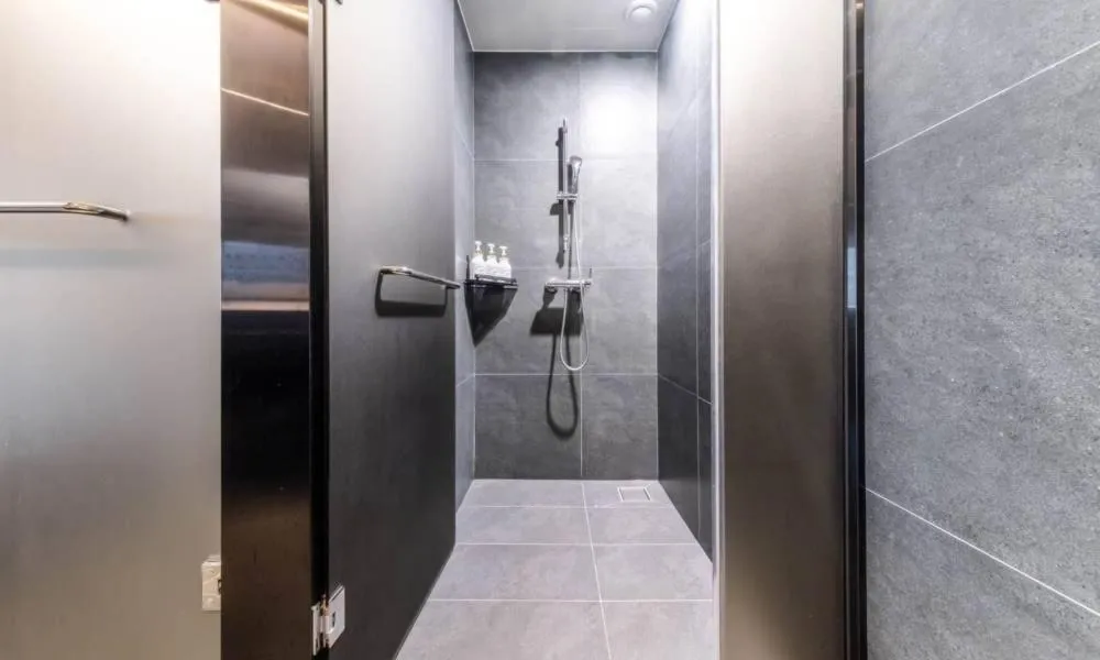 Shower in Anseong Nomad Hotel