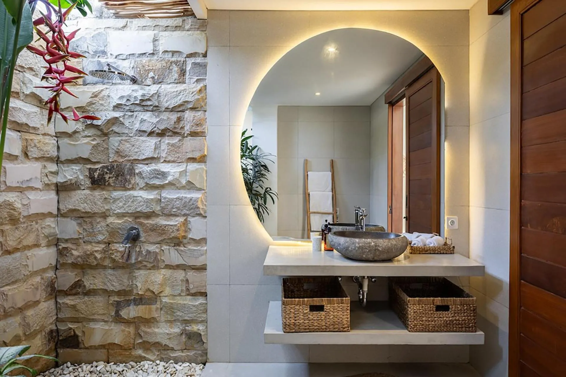 Bathroom in Villa Mahoni by Optimum Bali Villas