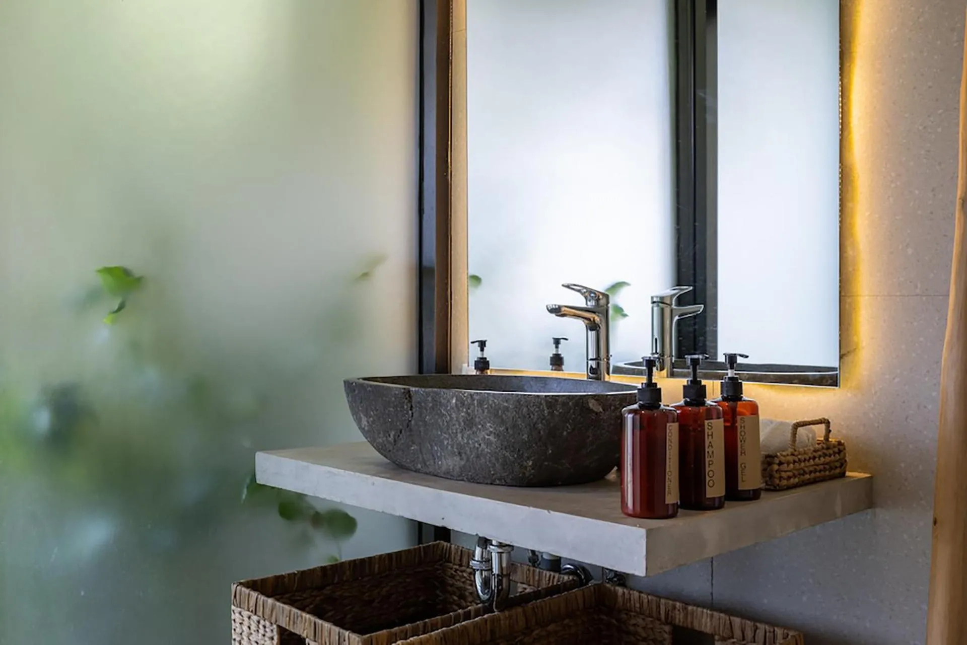 Bathroom in Villa Mahoni by Optimum Bali Villas
