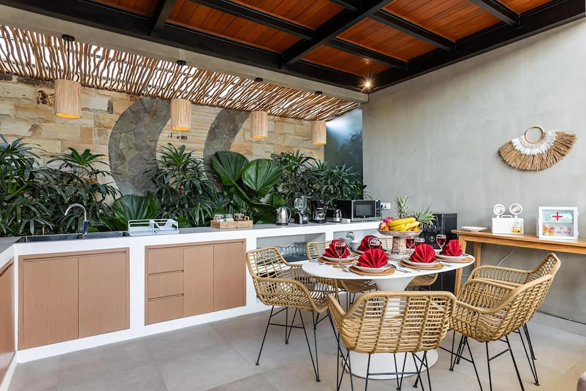 Dining area in Villa Mahoni by Optimum Bali Villas