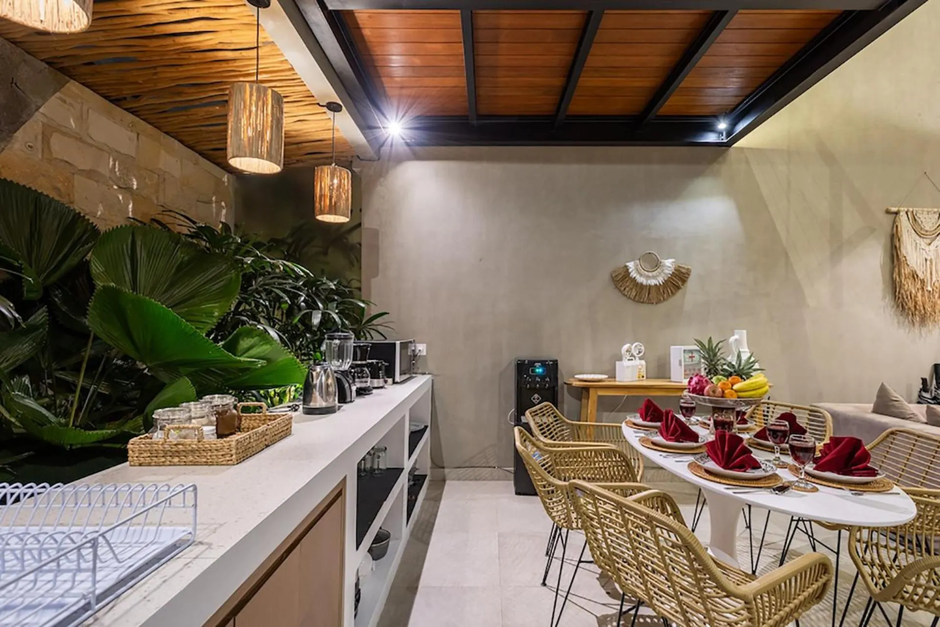 Dining area in Villa Mahoni by Optimum Bali Villas