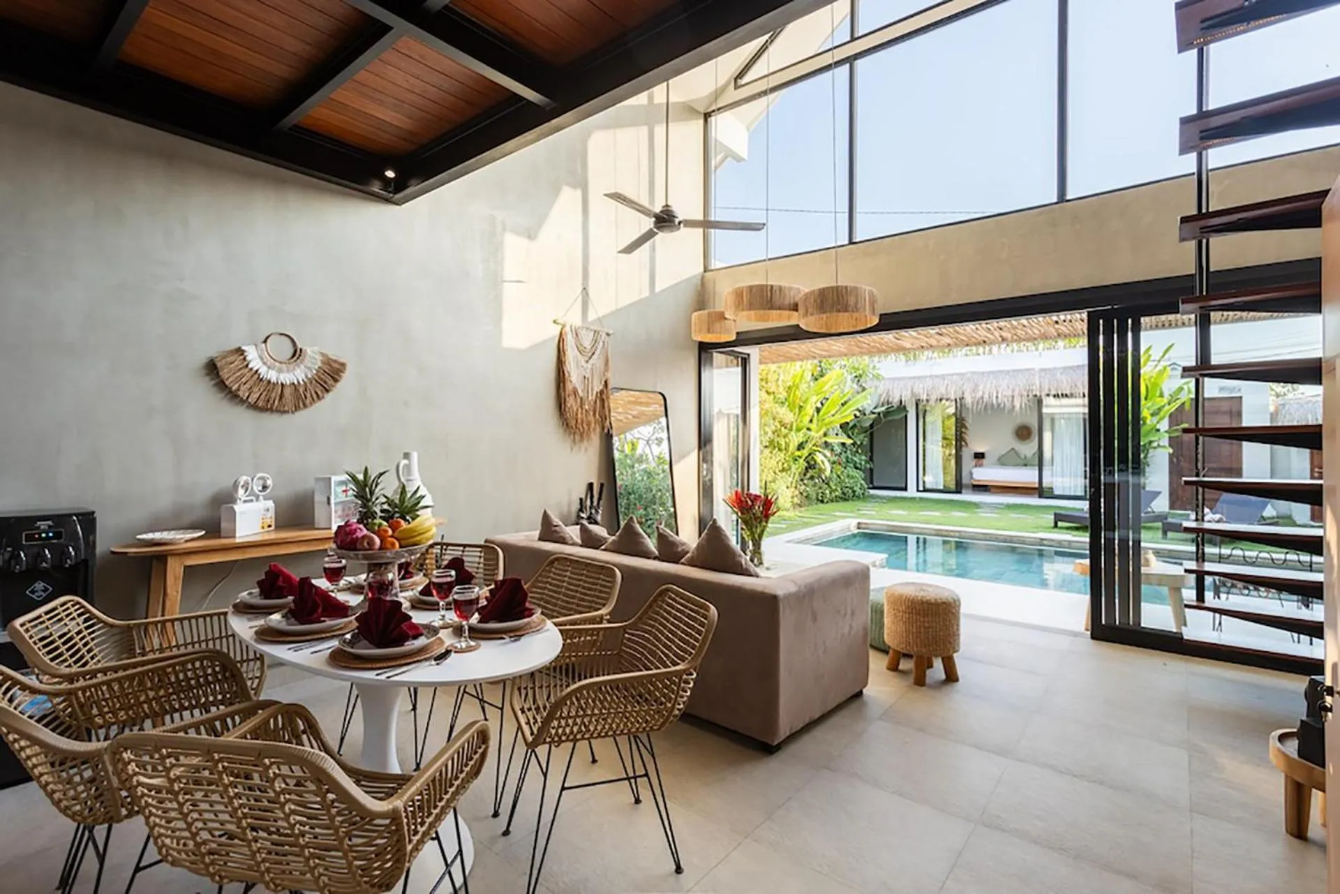 Dining area in Villa Mahoni by Optimum Bali Villas