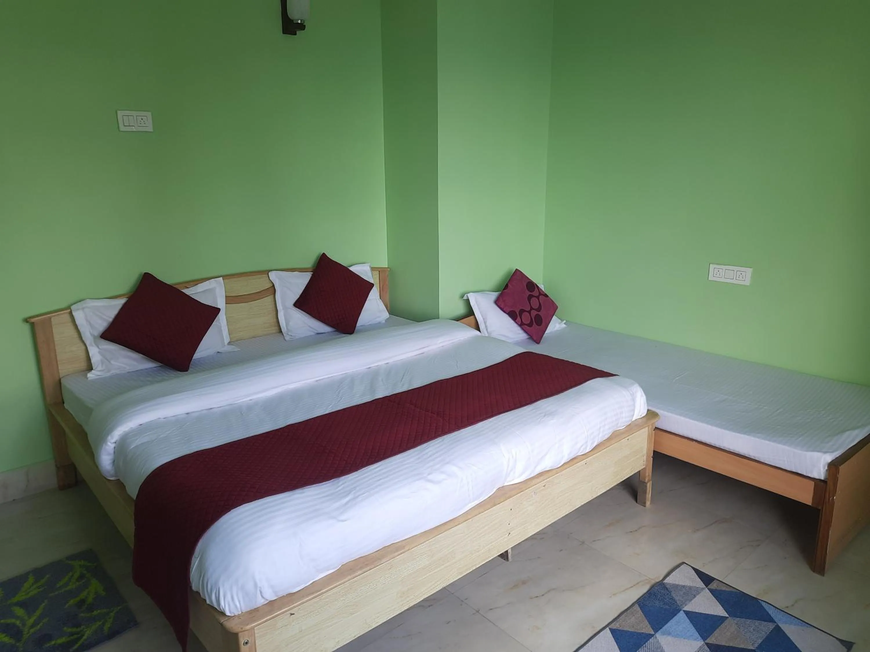 Triple Room with Balcony in Bubble Beds