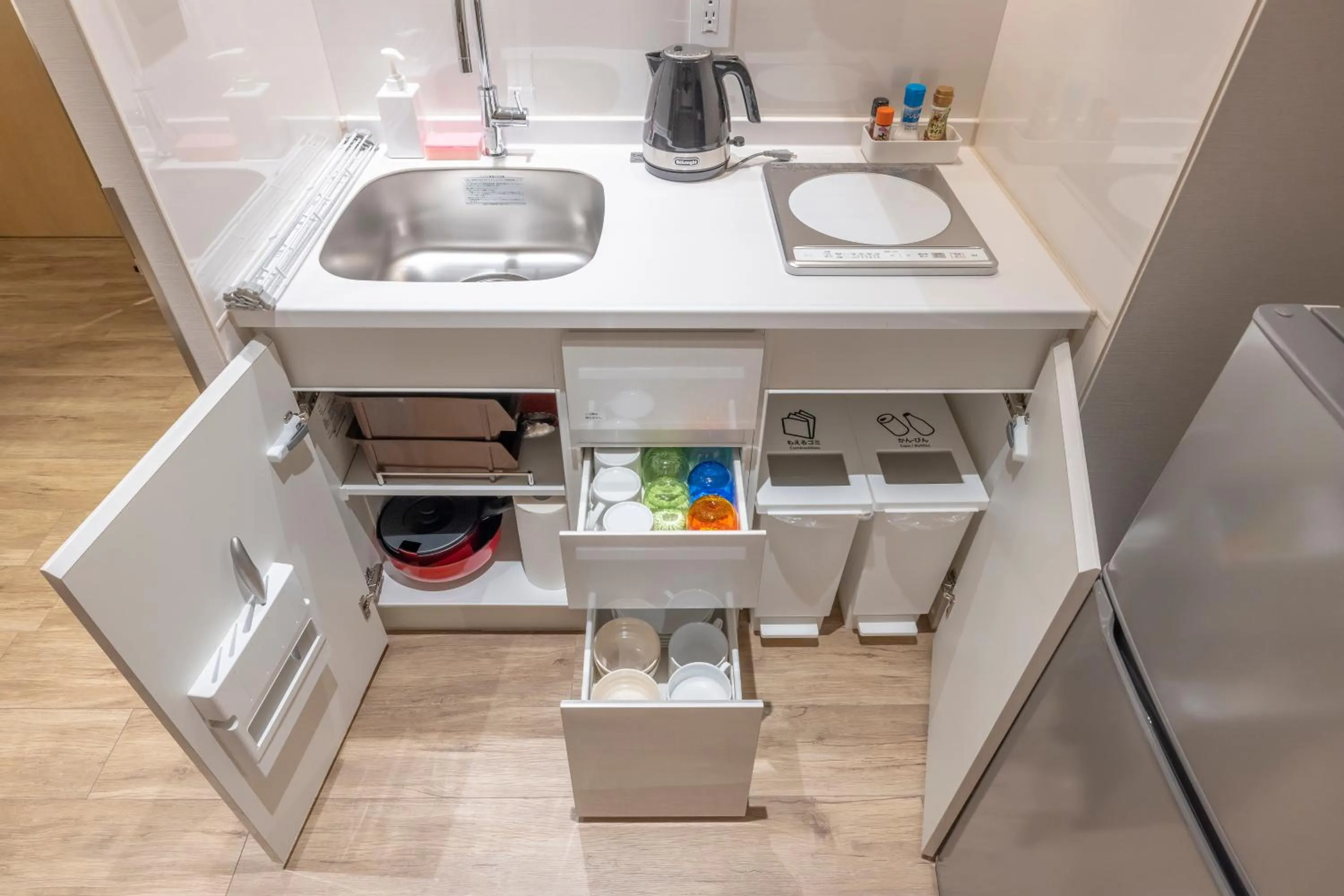 Kitchen or kitchenette in ALPHABED Inn Naha Kokusai Street West