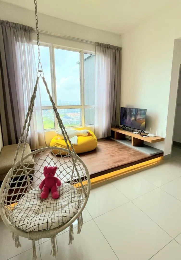 Living room, Bed in Amber Cove Impression City Melaka By Dawn Stay Free Netflix