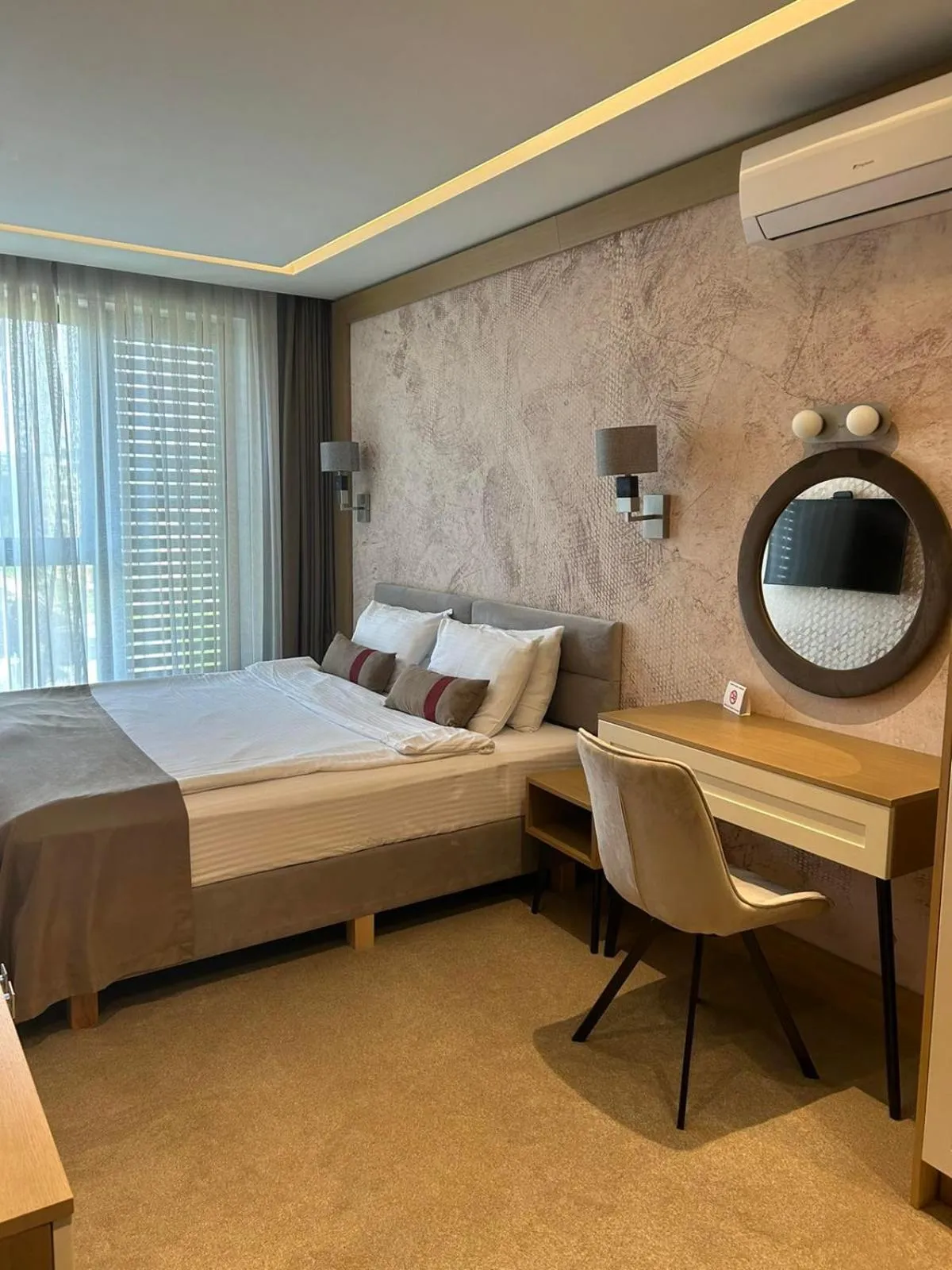 City Park Inn - Art Gallery