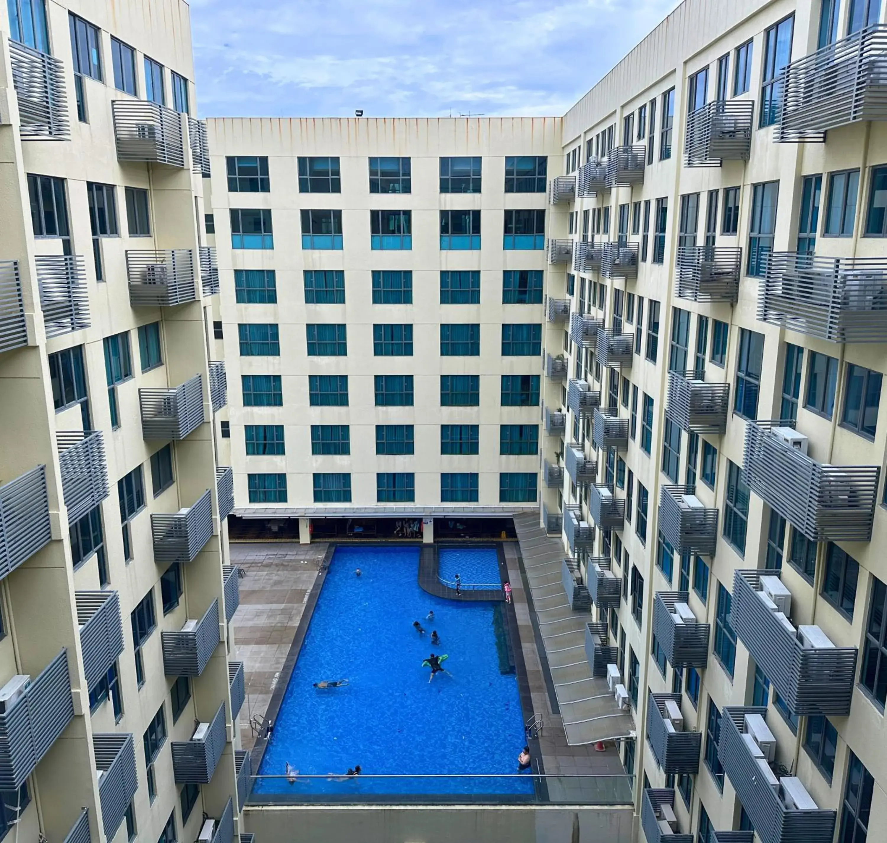 Pool view in Greenage MingSuite 明绿时代套房 Kota Kinabalu 亚庇市中心 Pool view in Greenage MingSuite 明绿时代套房 Kota Kinabalu 亚庇市中心