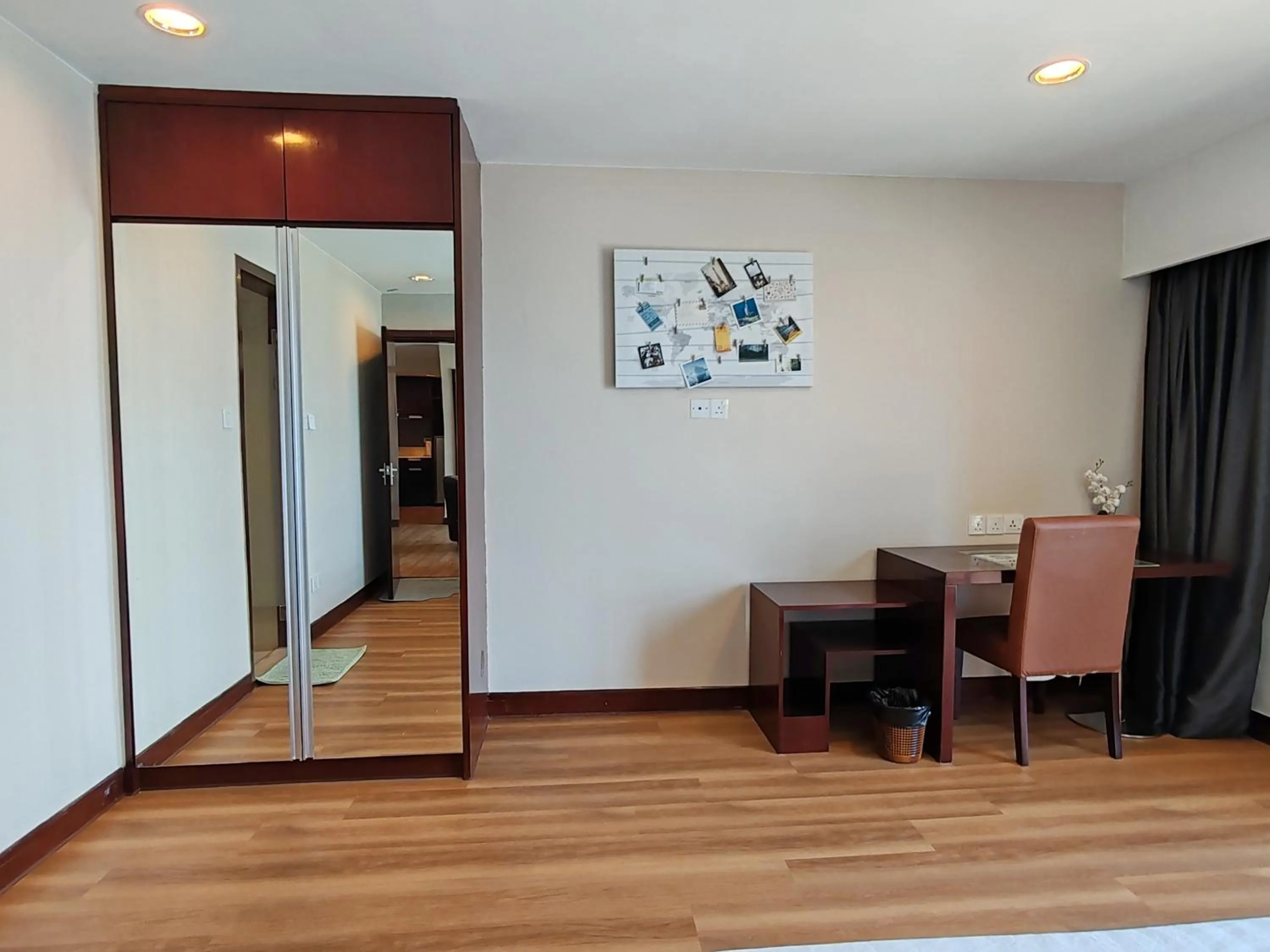 wardrobe in Greenage MingSuite 明绿时代套房 Kota Kinabalu 亚庇市中心