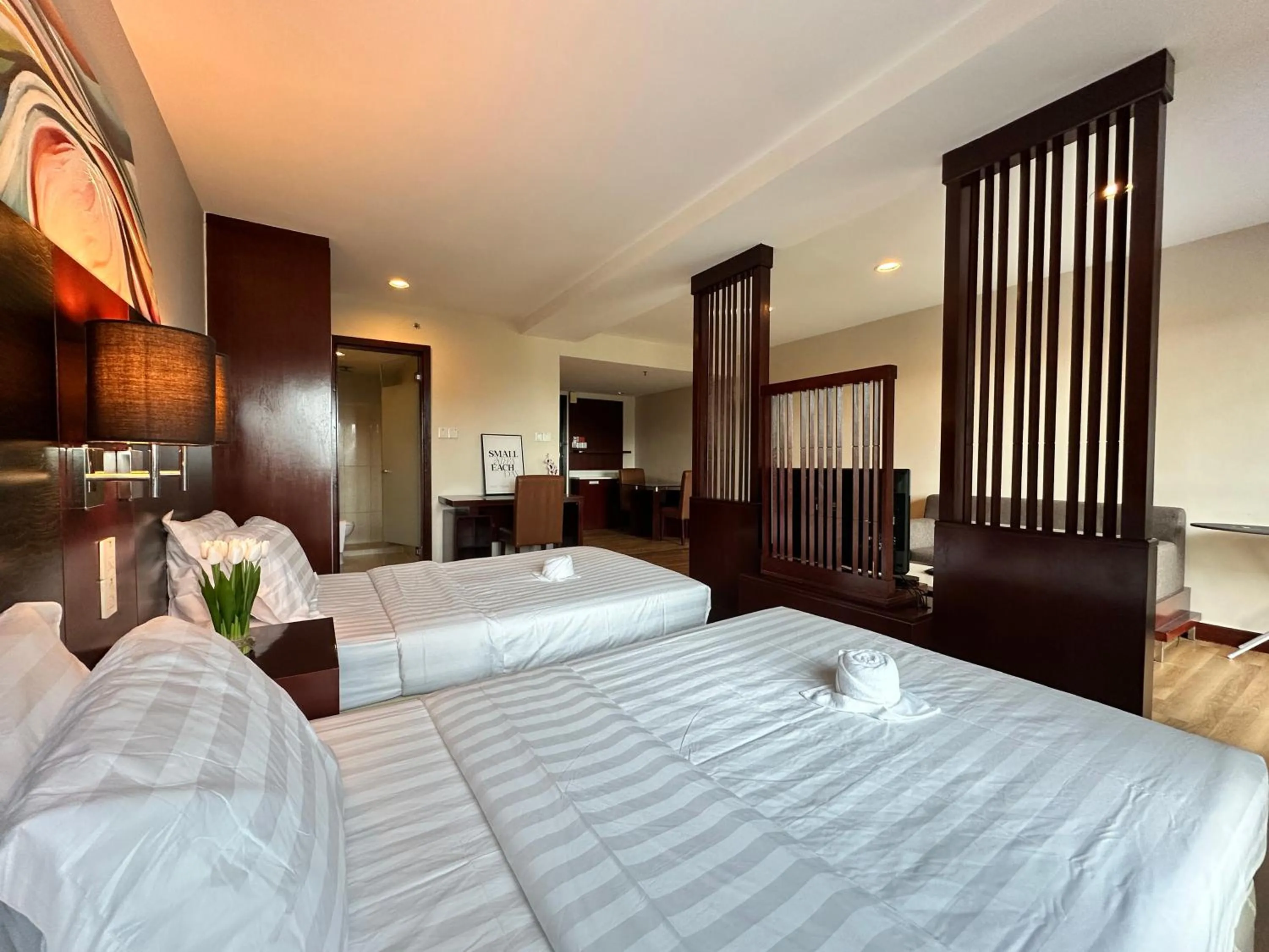 Photo of the whole room, Bed in Greenage MingSuite 明绿时代套房 Kota Kinabalu 亚庇市中心