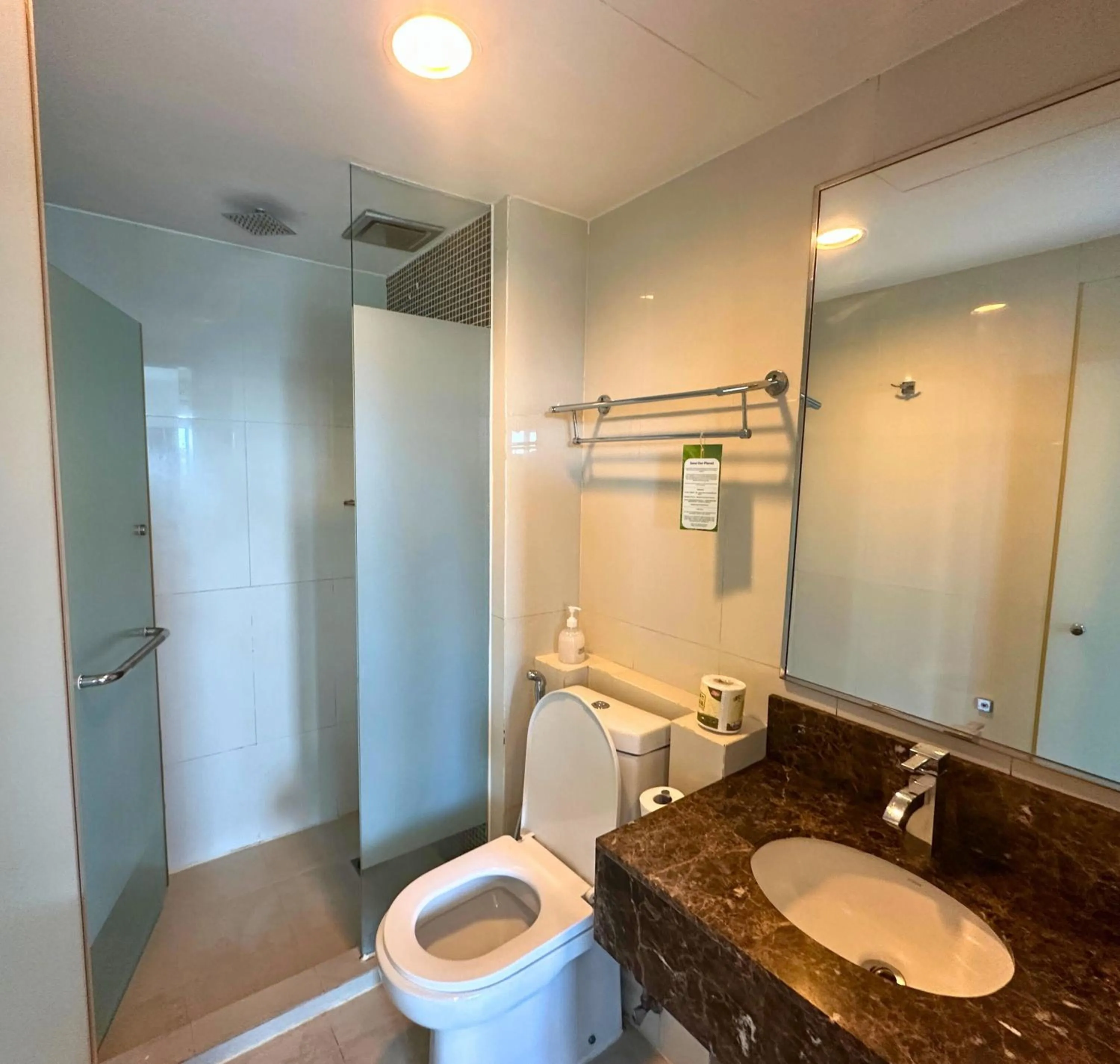 Bathroom in Greenage MingSuite 明绿时代套房 Kota Kinabalu 亚庇市中心