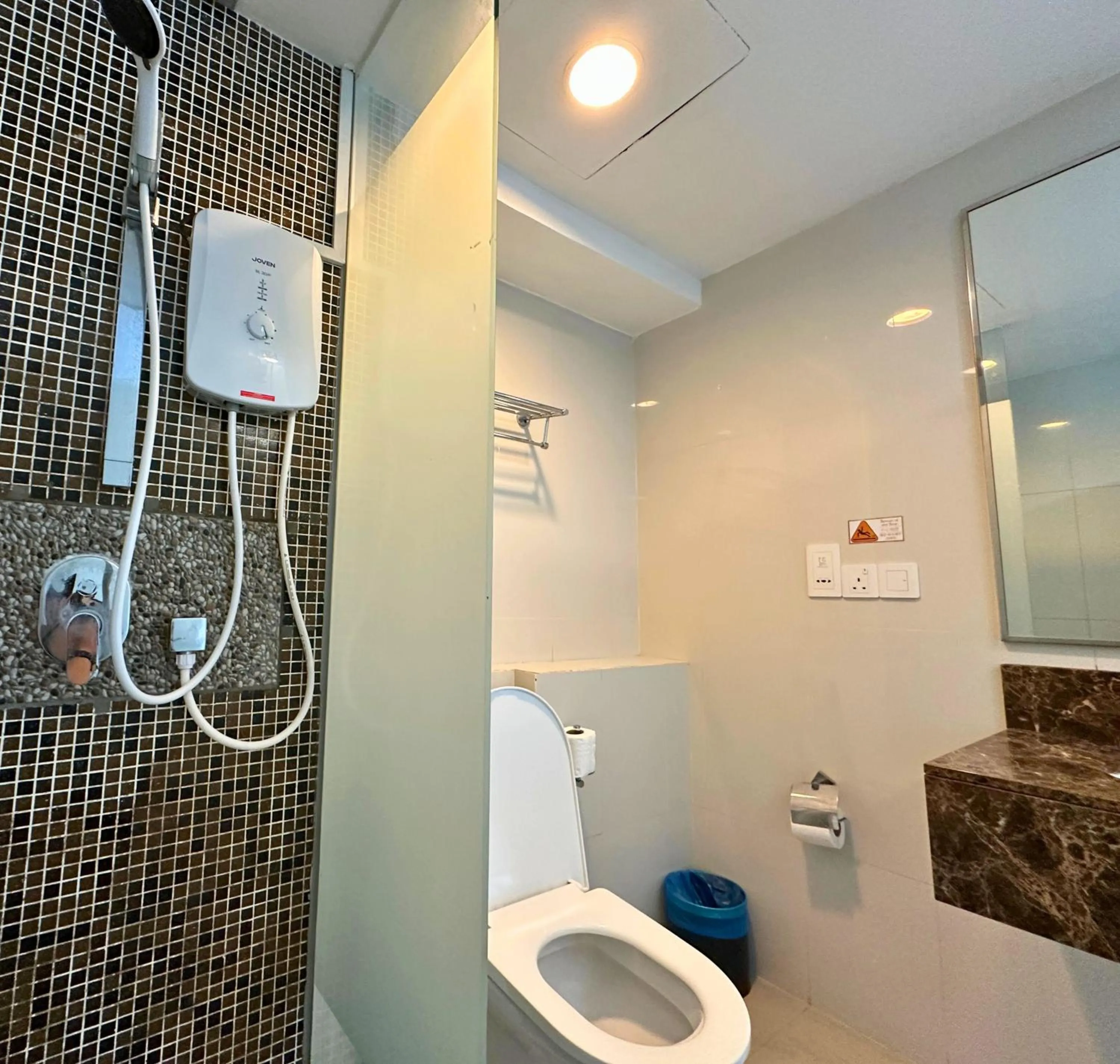Bathroom in Greenage MingSuite 明绿时代套房 Kota Kinabalu 亚庇市中心