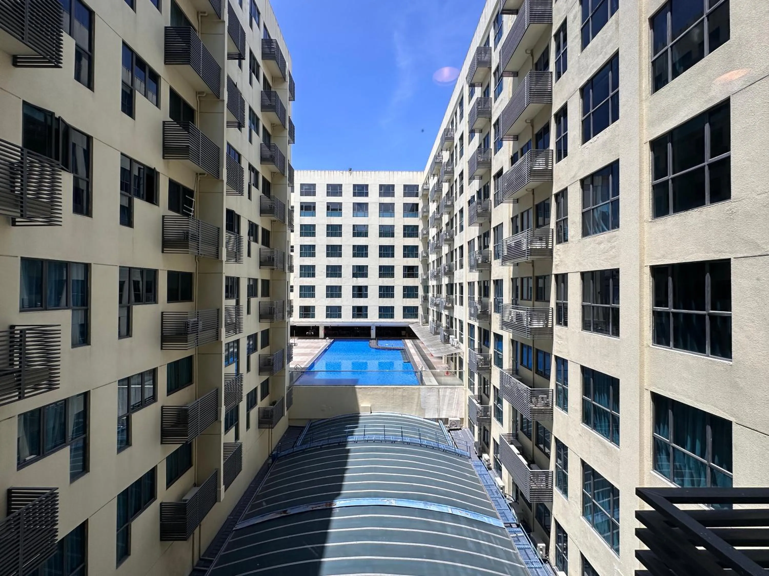Pool view in Greenage MingSuite 明绿时代套房 Kota Kinabalu 亚庇市中心
