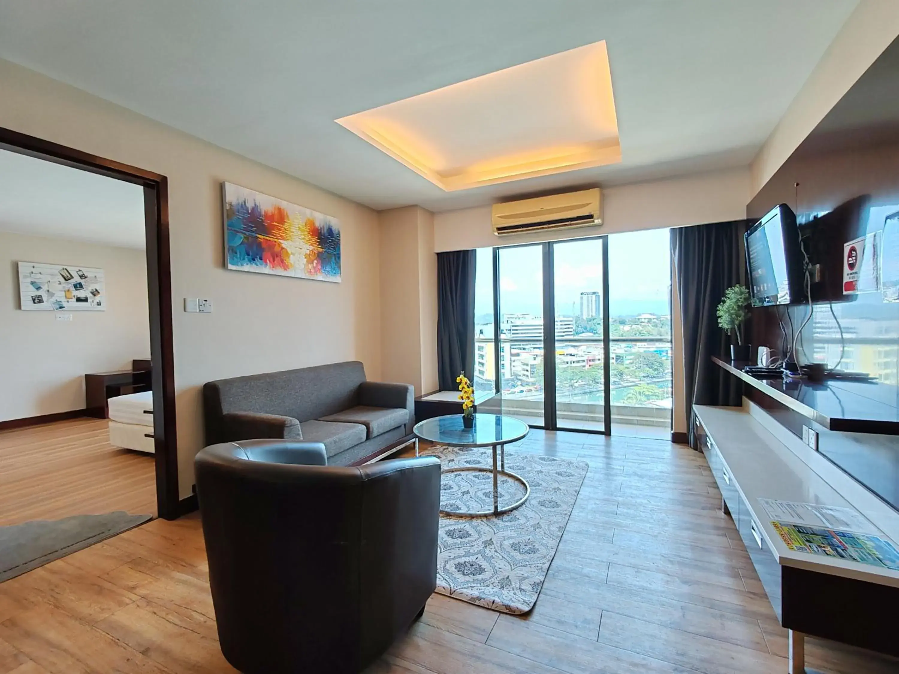 Apartment with Balcony in Greenage MingSuite 明绿时代套房 Kota Kinabalu 亚庇市中心 Apartment with Balcony in Greenage MingSuite 明绿时代套房 Kota Kinabalu 亚庇市中心