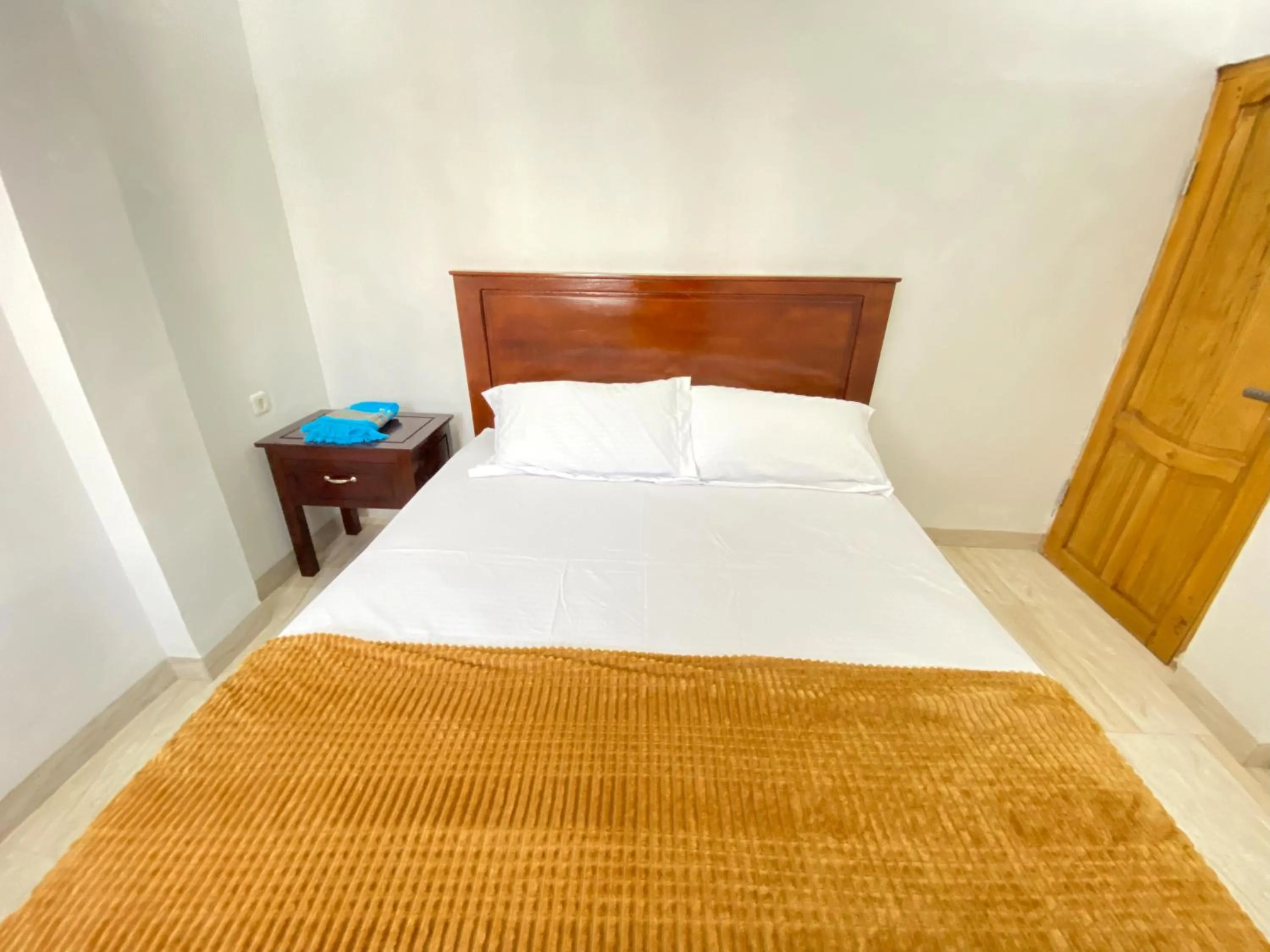 Bedroom, Bed in Rumah Windy Guest House Bira