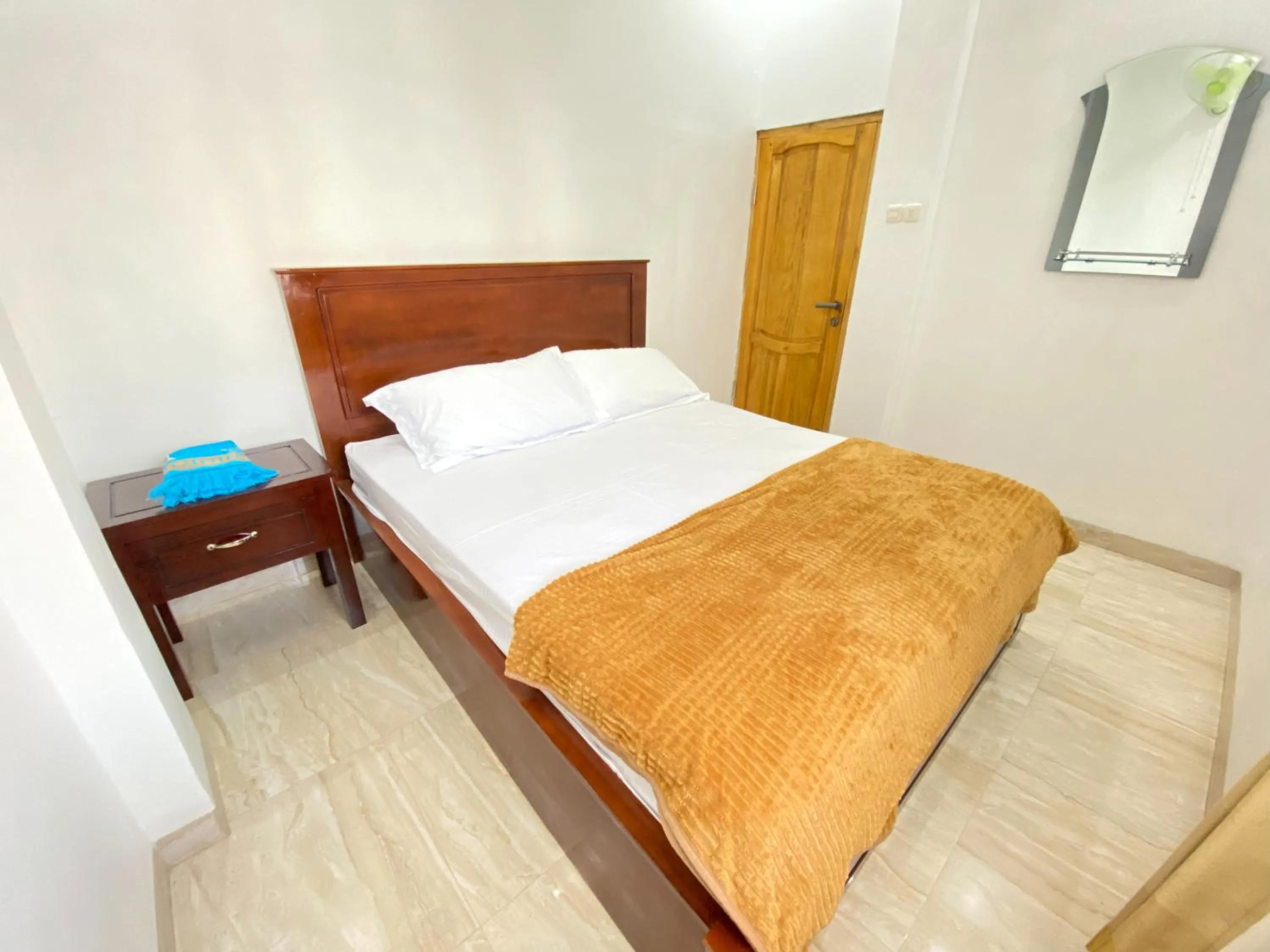 Bedroom, Bed in Rumah Windy Guest House Bira