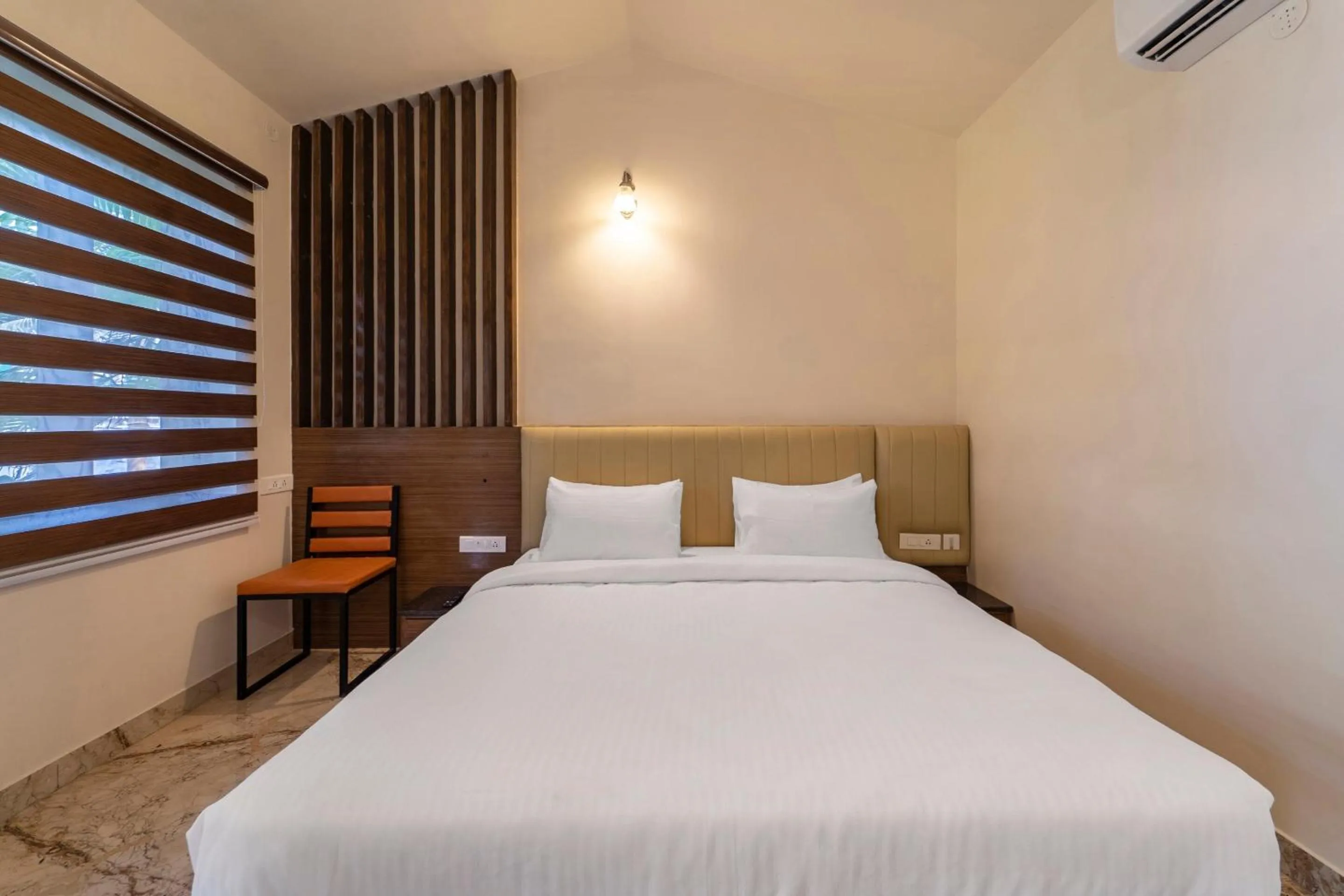 Bedroom, Bed in Palette - Coastal Grand Hotels & Resorts, OMR