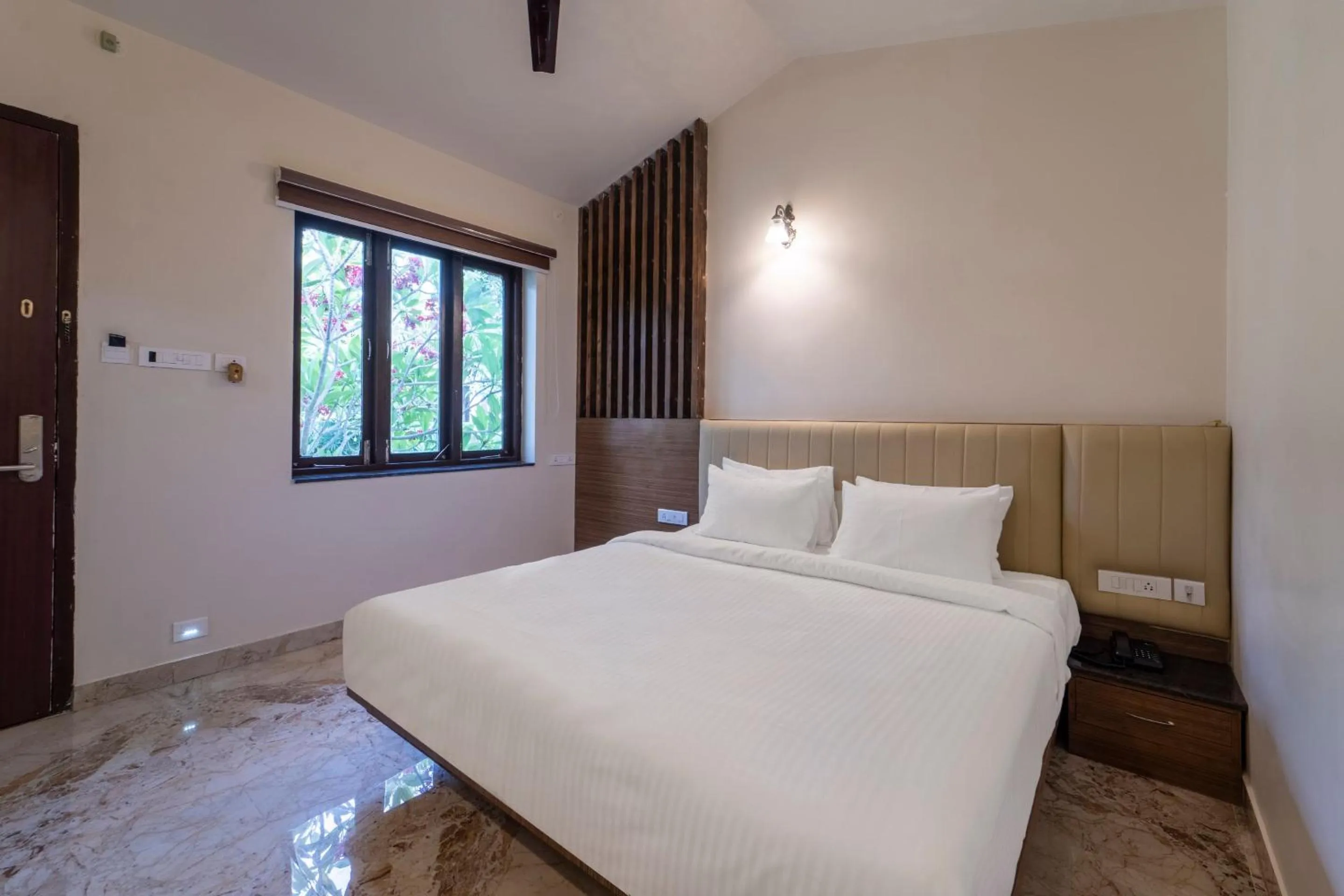 Bedroom, Bed in Palette - Coastal Grand Hotels & Resorts, OMR