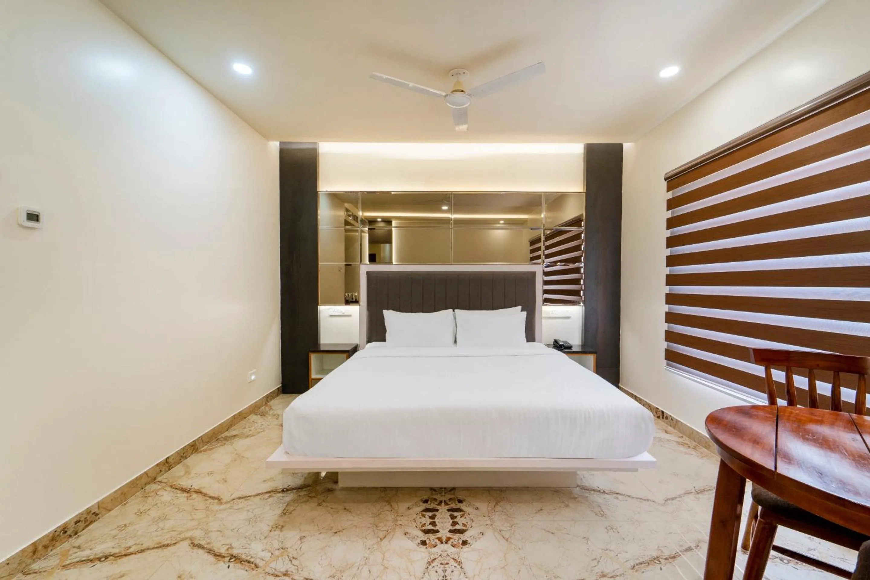 Bedroom, Bed in Palette - Coastal Grand Hotels & Resorts, OMR