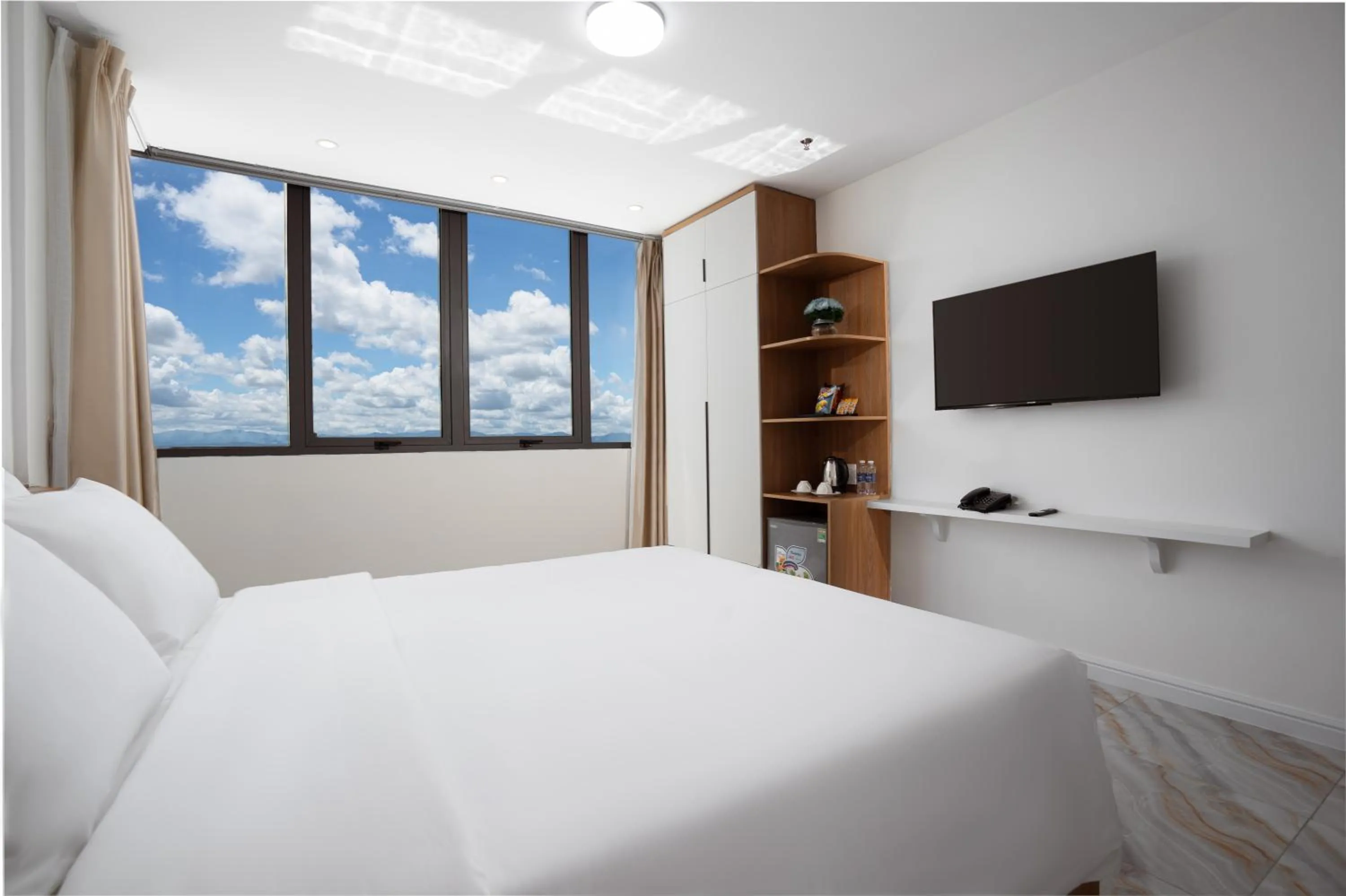 Bed in DONG PHUONG HOTEL