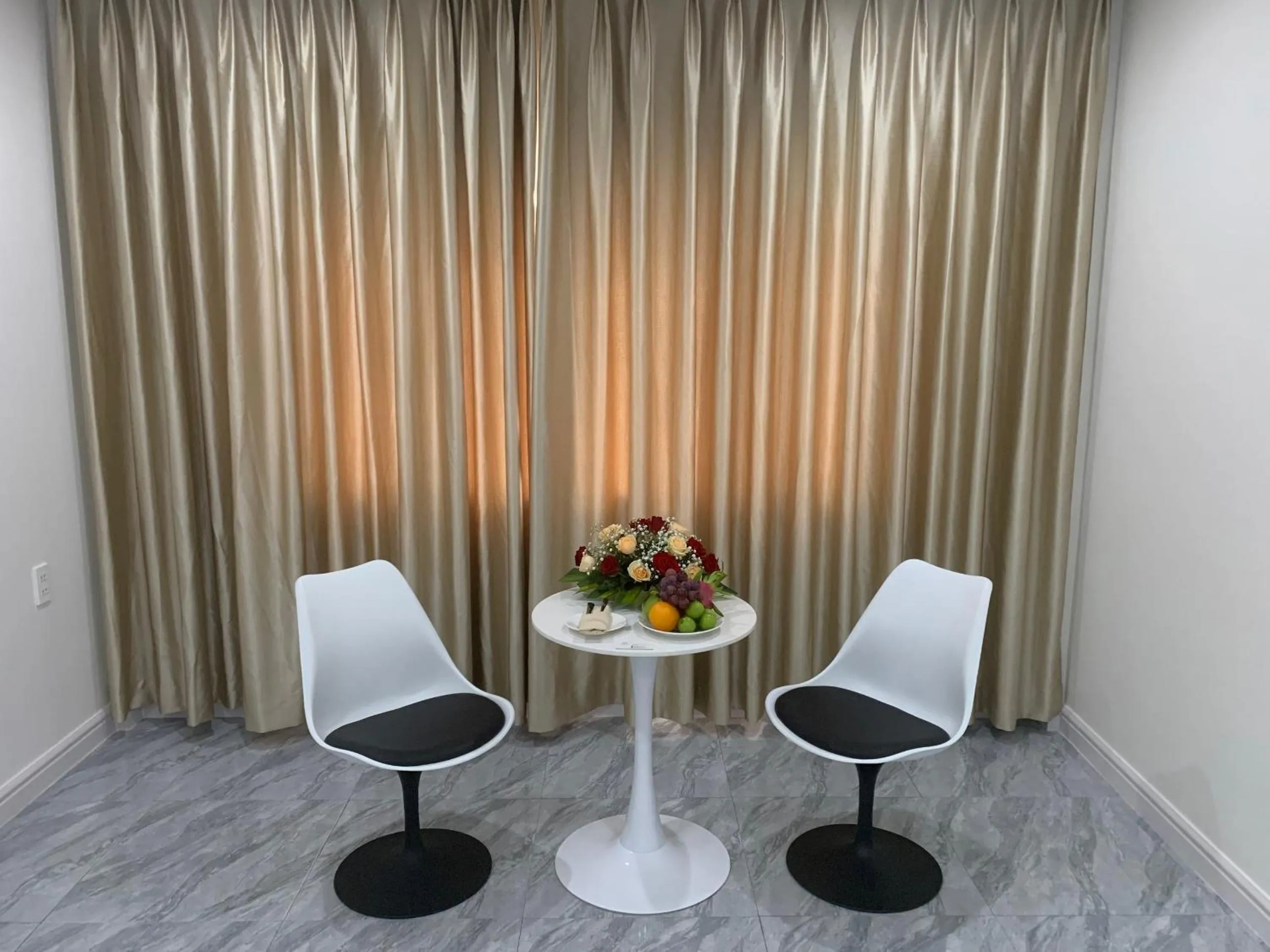 Seating area in DONG PHUONG HOTEL