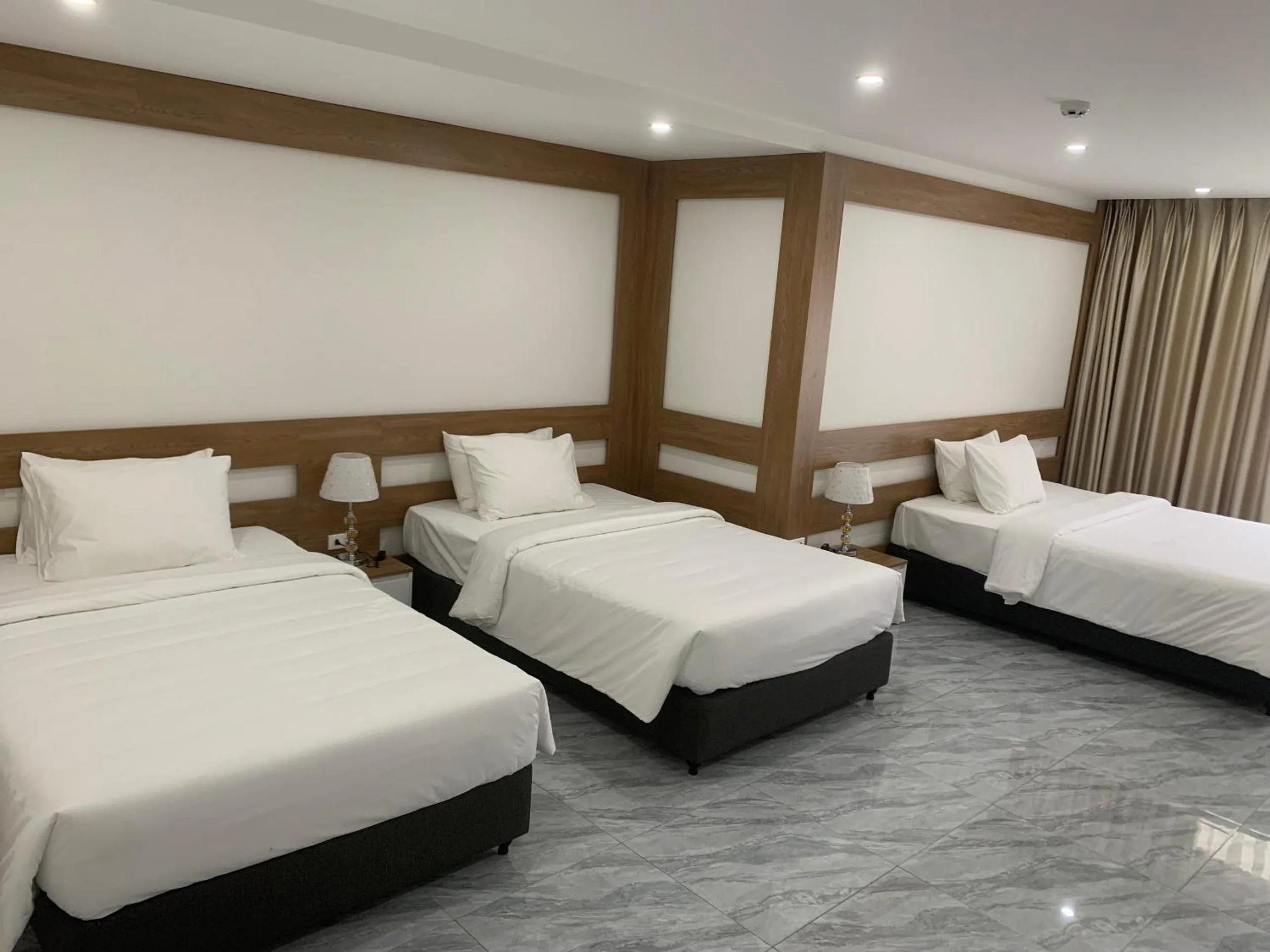 Bed in DONG PHUONG HOTEL