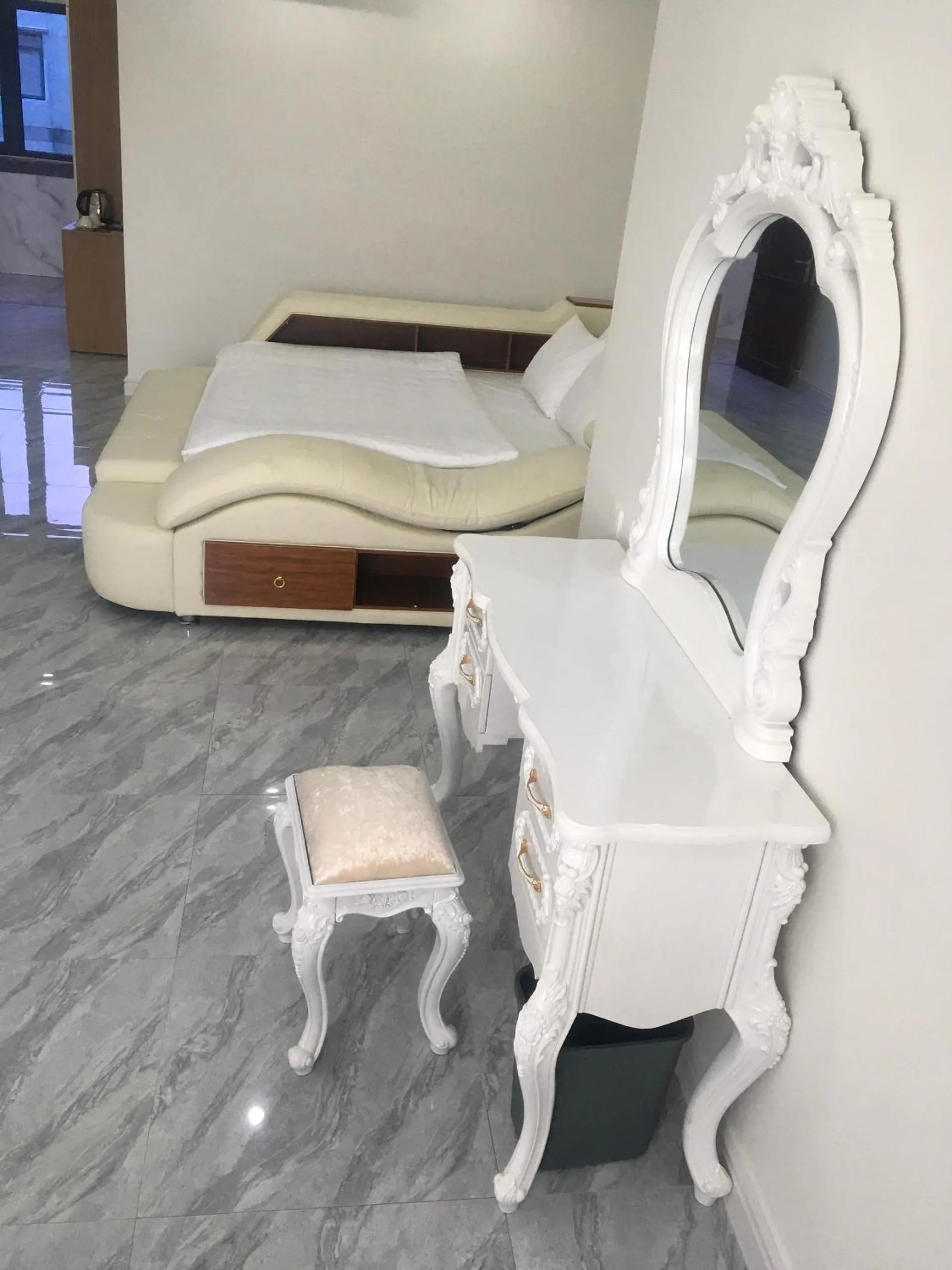 Bed in DONG PHUONG HOTEL