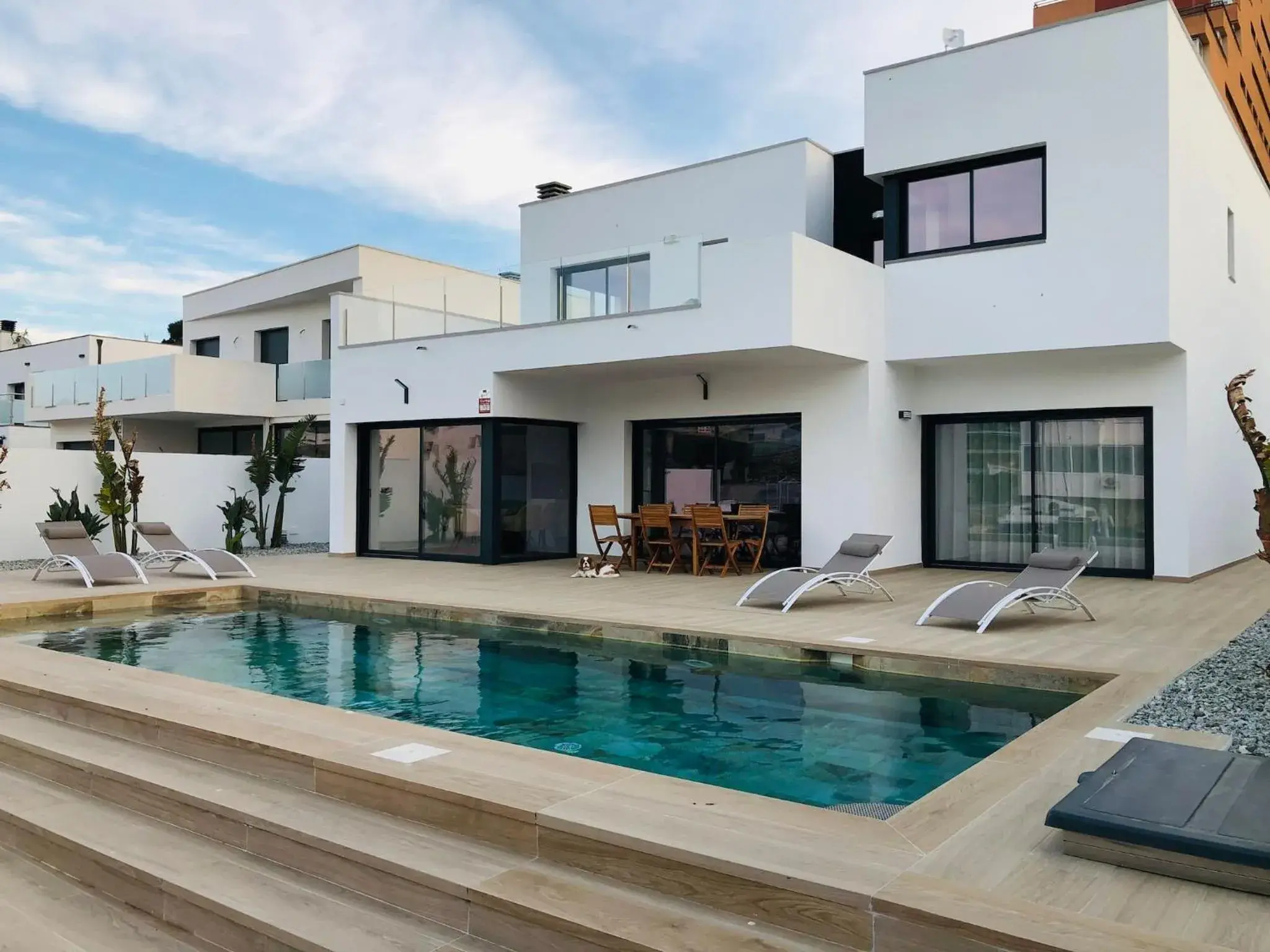 Villa con piscina y vistas canal AV-44 Villa con piscina y vistas canal AV-44