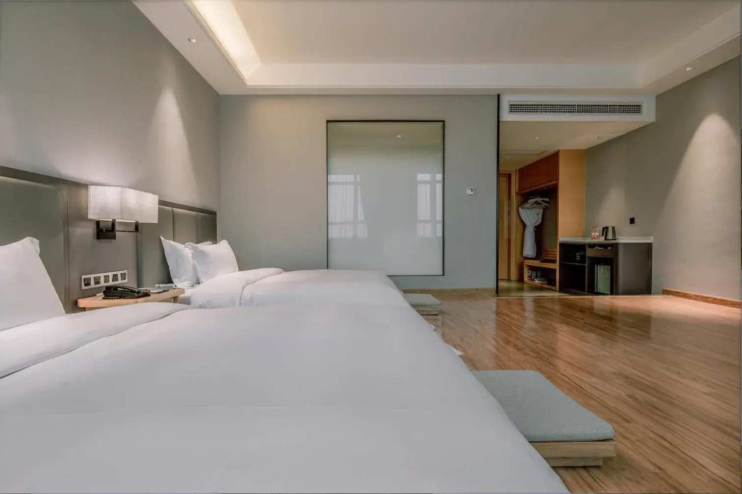 Bedroom, Bed in Guangzhou Southern Airlines Pearl Airport Hotel- Free shuttle bus to airport Bedroom, Bed in Guangzhou Southern Airlines Pearl Airport Hotel- Free shuttle bus to airport