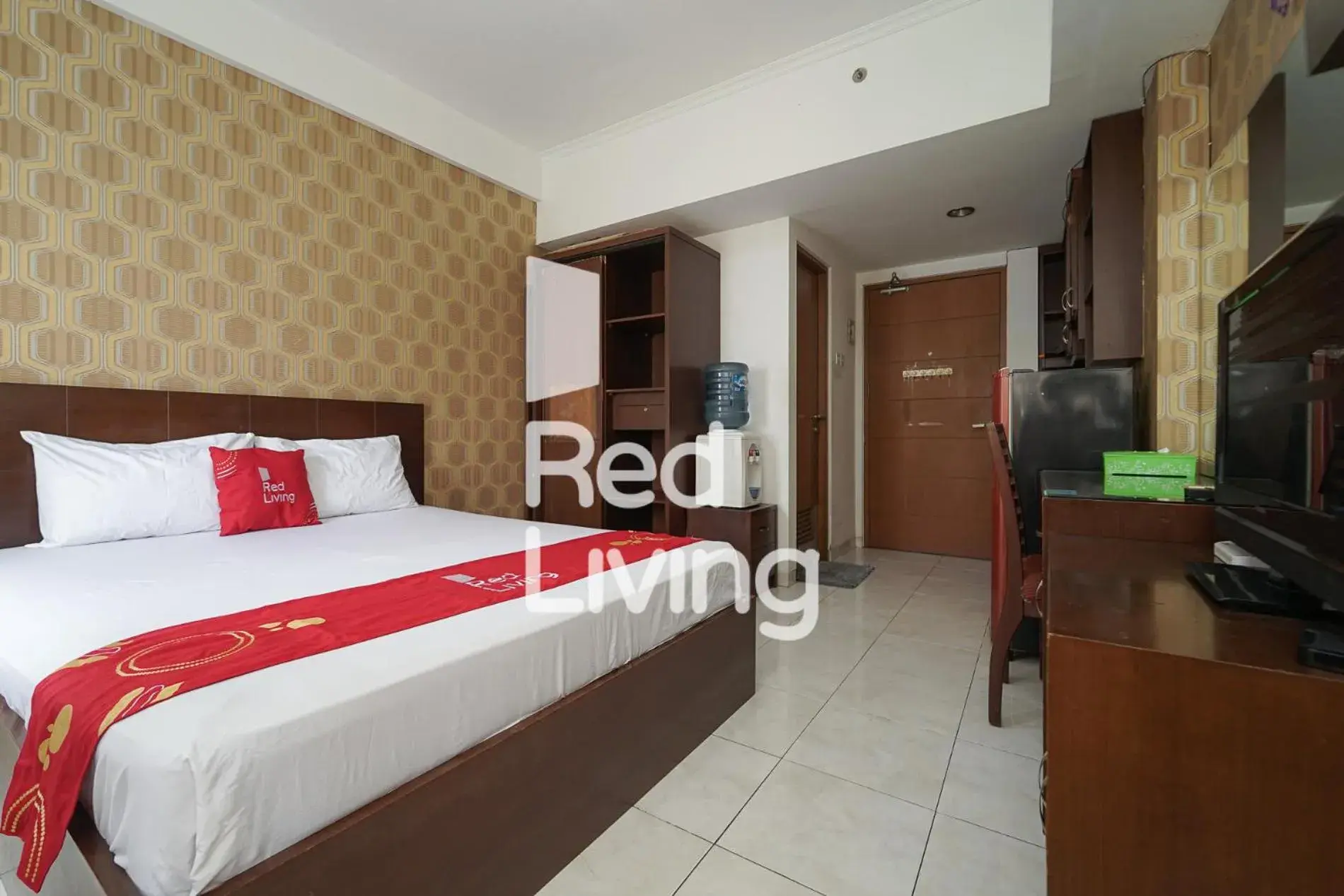 Photo of the whole room, Bed in RedLiving Apartemen Margonda Residence 2 - Pridama Room Photo of the whole room, Bed in RedLiving Apartemen Margonda Residence 2 - Pridama Room