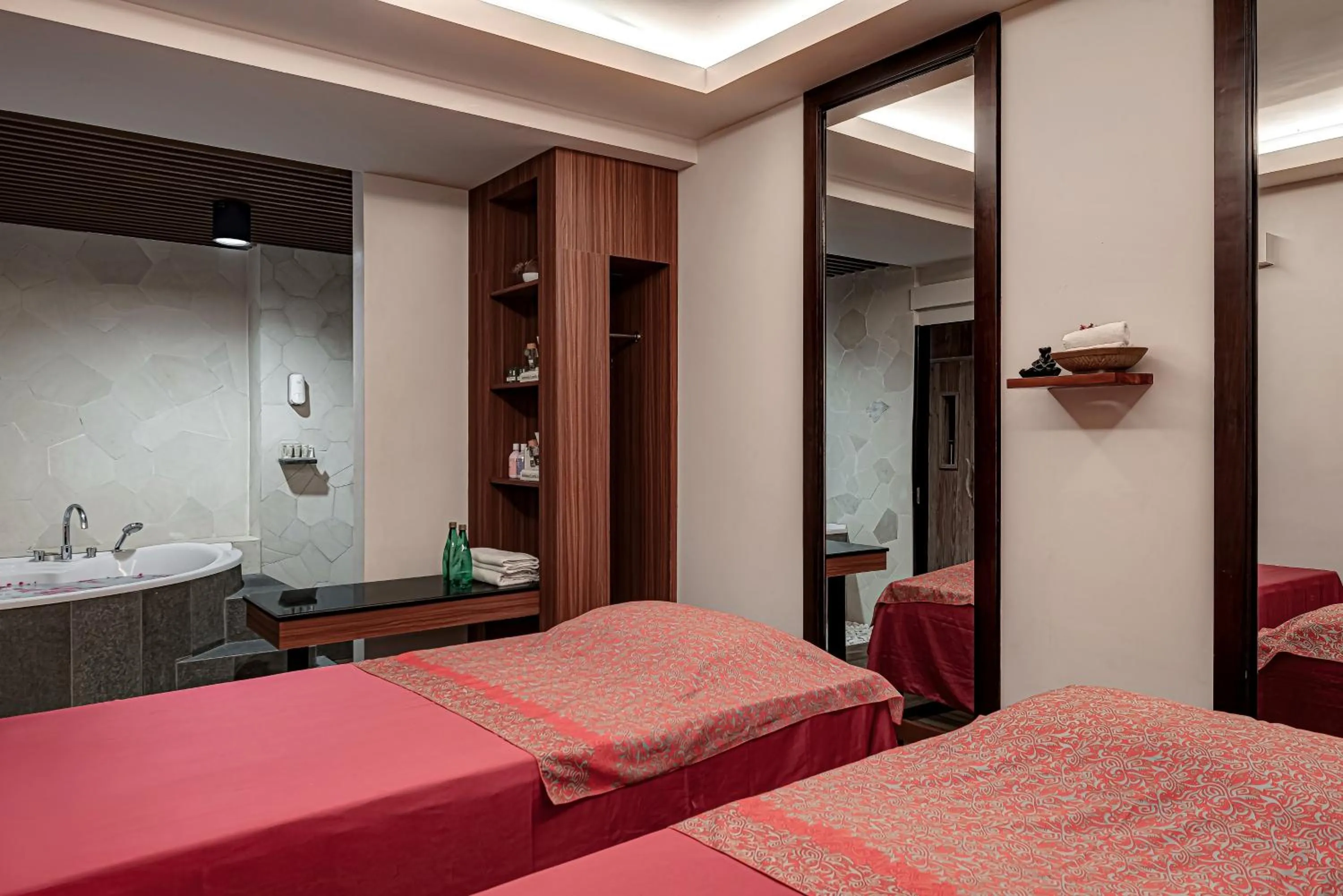 Spa and wellness centre/facilities, Bed in Whiz Luxe Hotel Spazio Surabaya