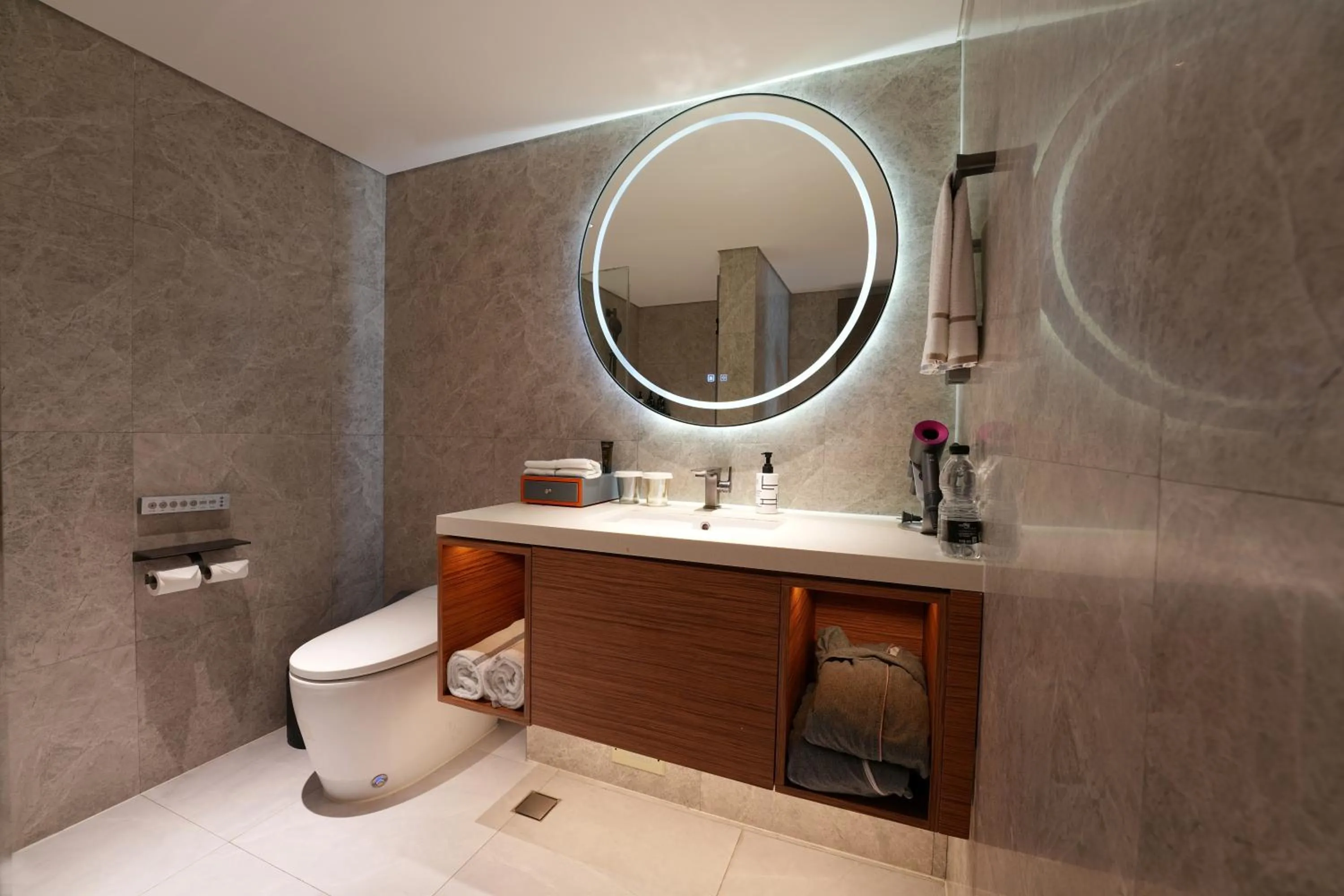 Toilet in UrCove by Hyatt Shanghai Lujiazui Expo Center