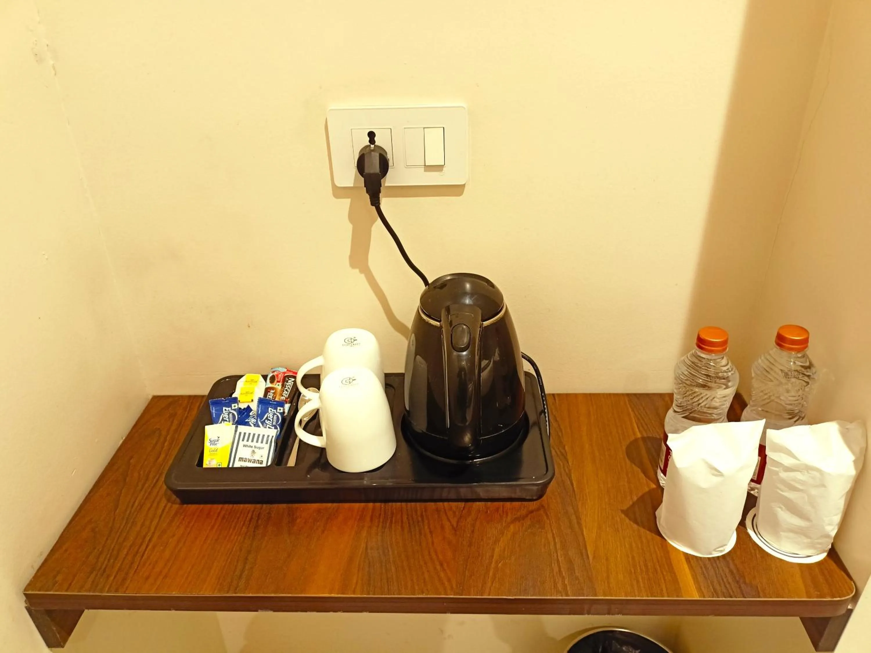 Coffee/tea facilities in Radhamangal Colors Inn