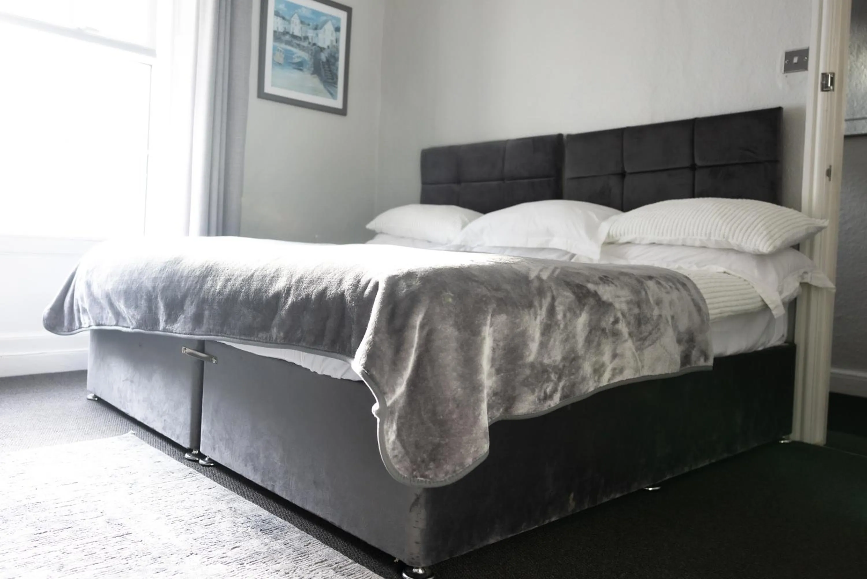 Bed in COZY PLACE LIVERPOOL