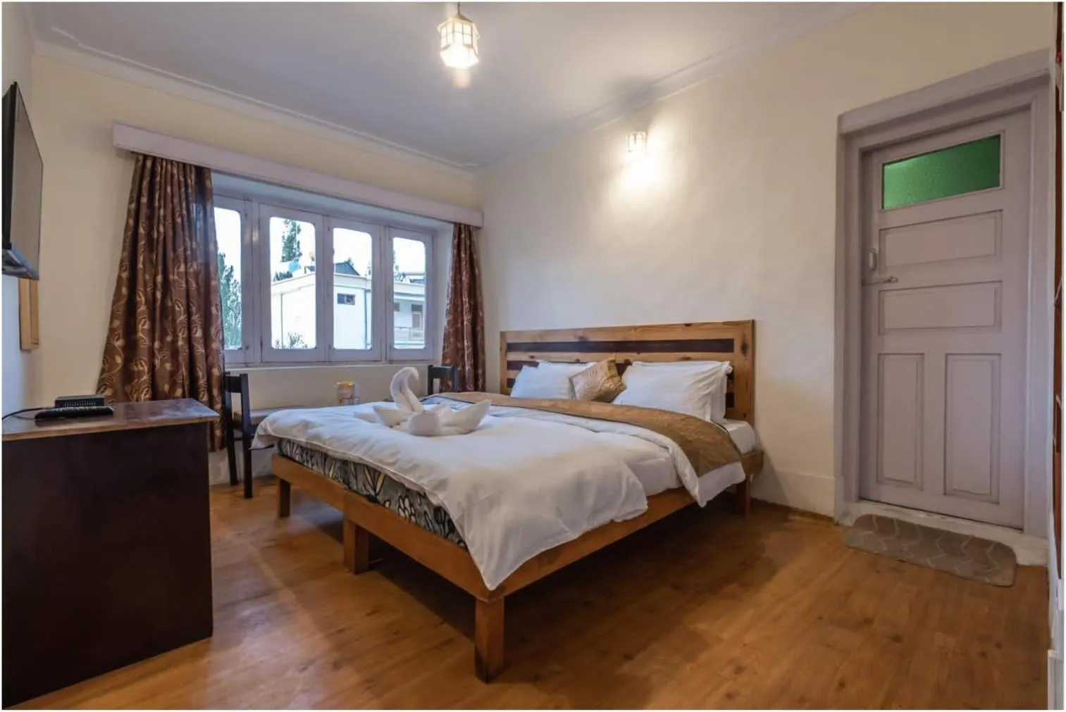 Bed in Hotel Ri ~ Rab Leh